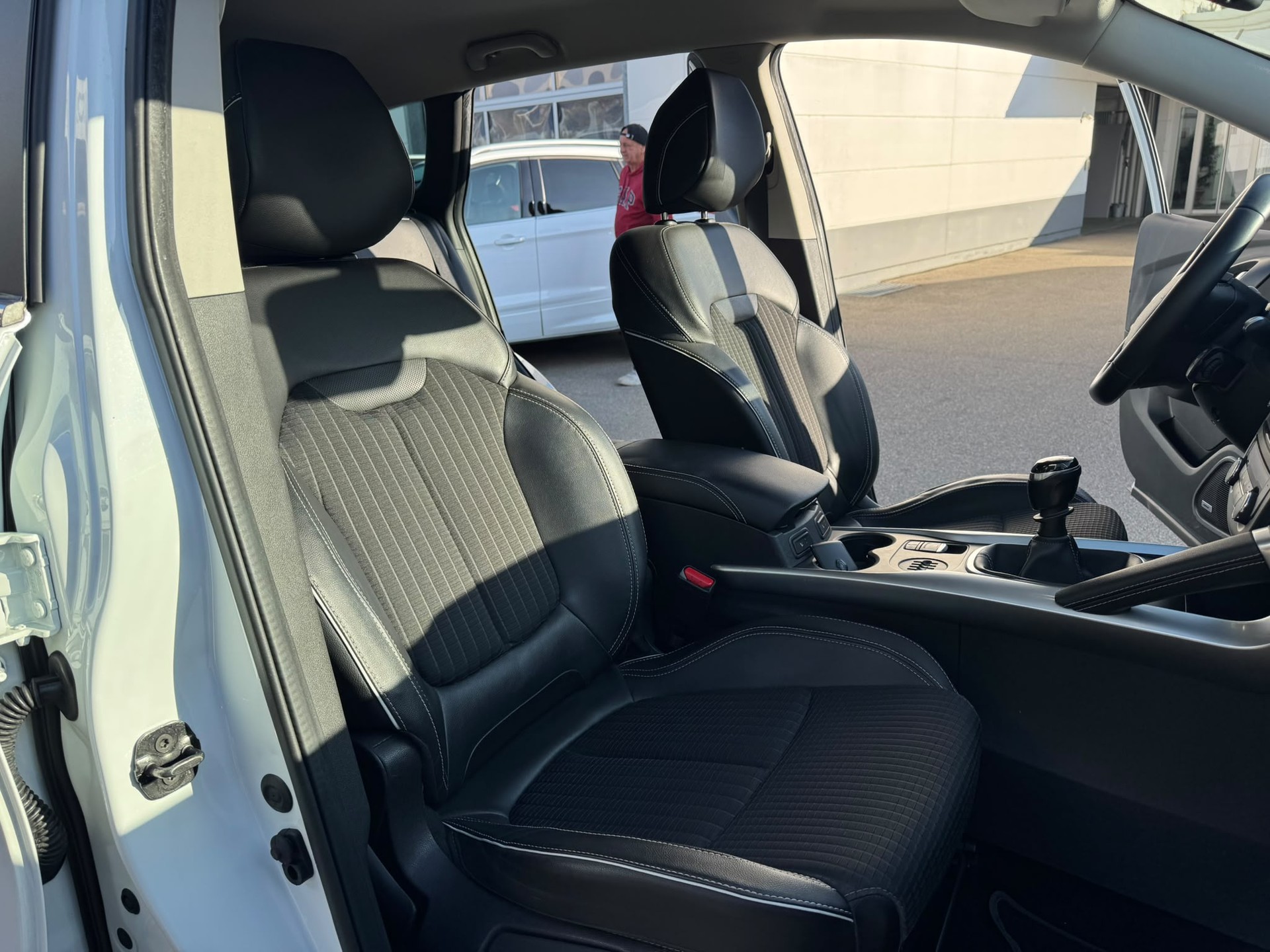 RENAULT Kadjar 1.2 16V Turbo Bose-image-12