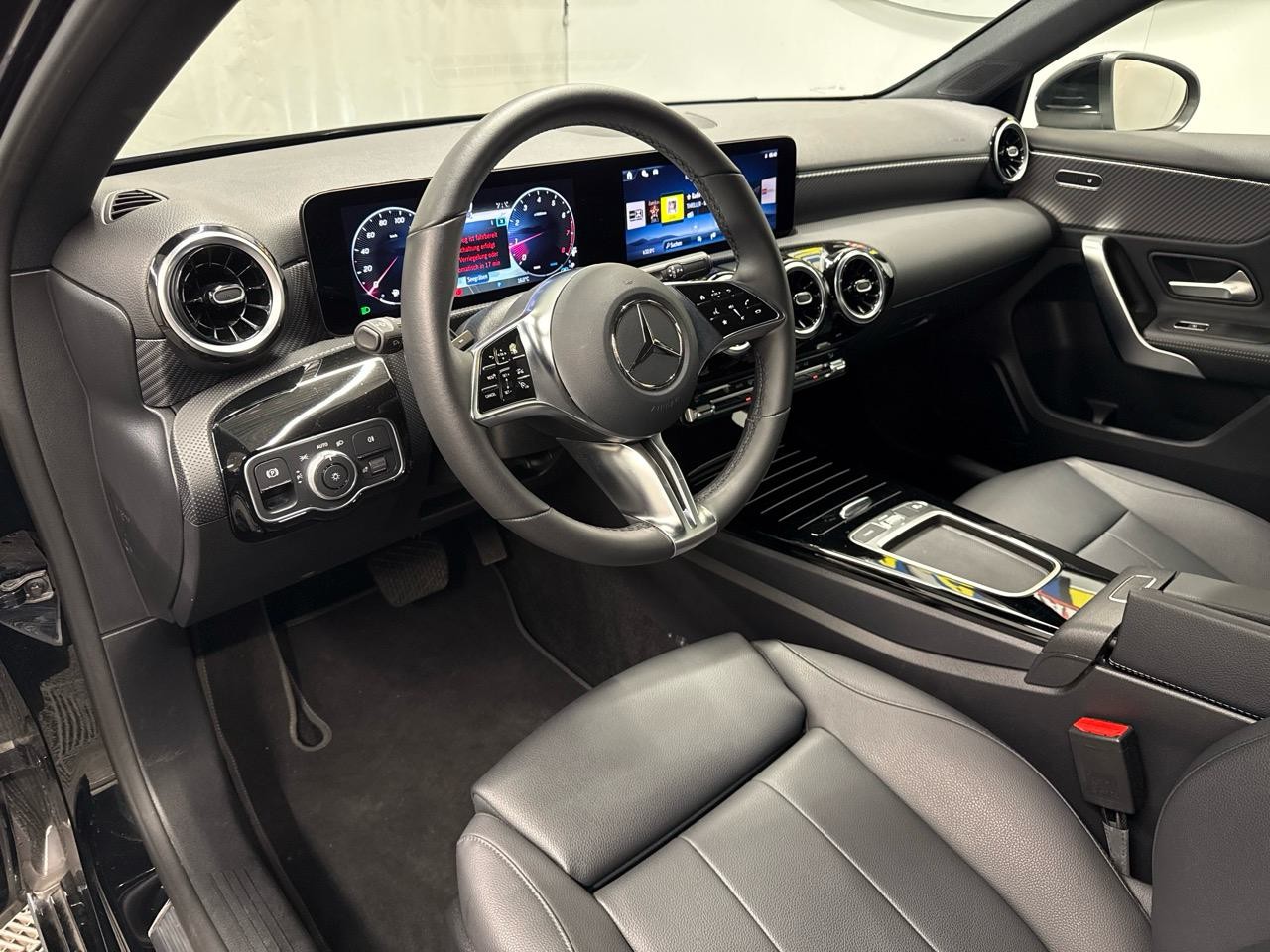 MERCEDES-BENZ A 180 Sportline 7G-DCT-showroom-element-2