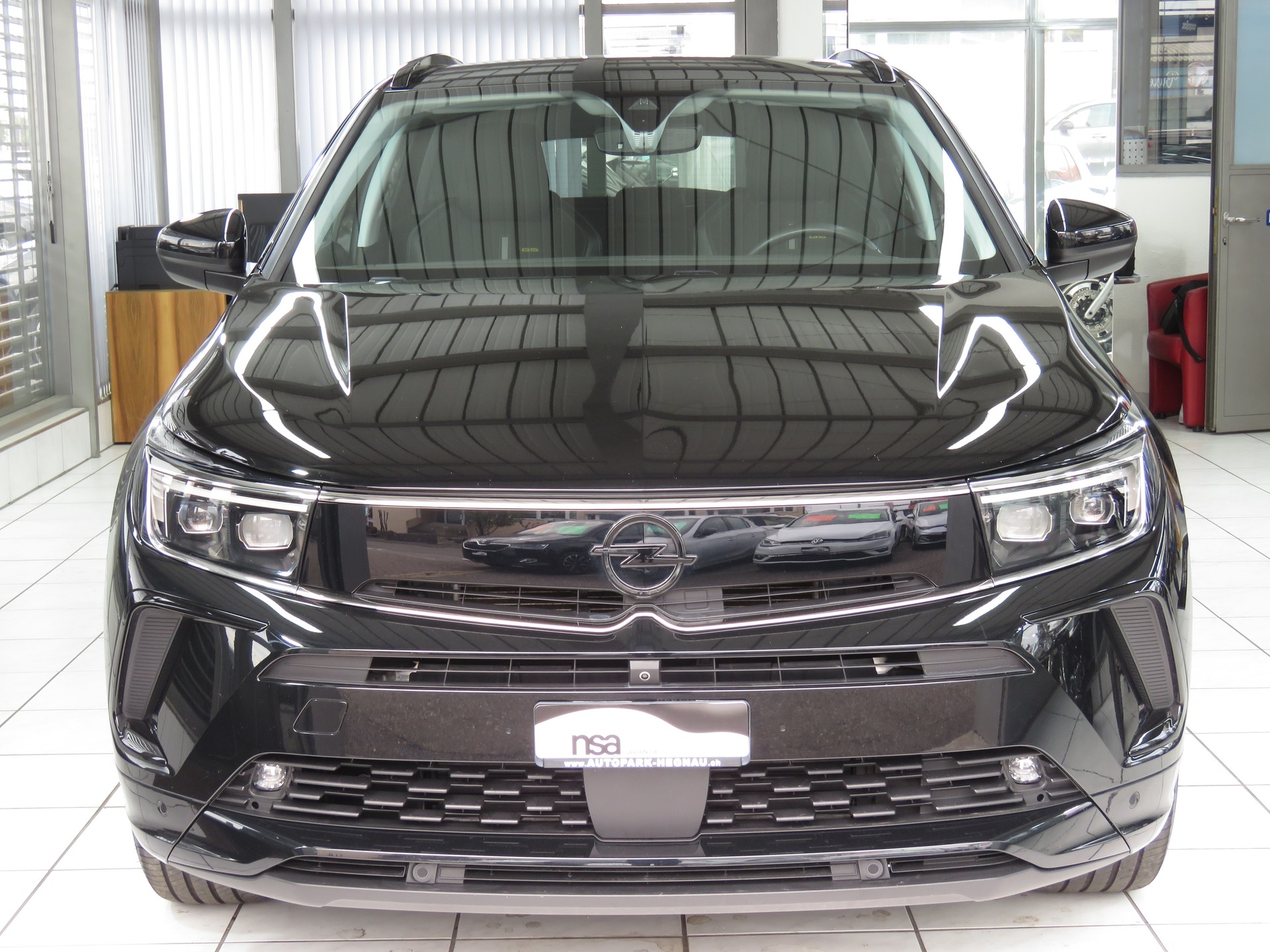 OPEL Grandland 1.6 Hybrid 4x4 GSe Automat (AHK 1'250 kg)-image-1