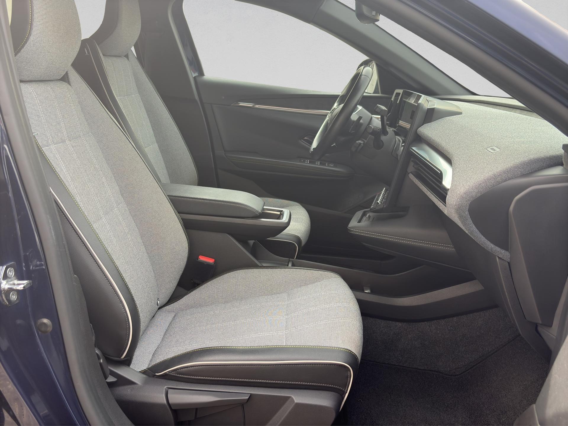 RENAULT Mégane E-TECH EV60 Techno-image-16