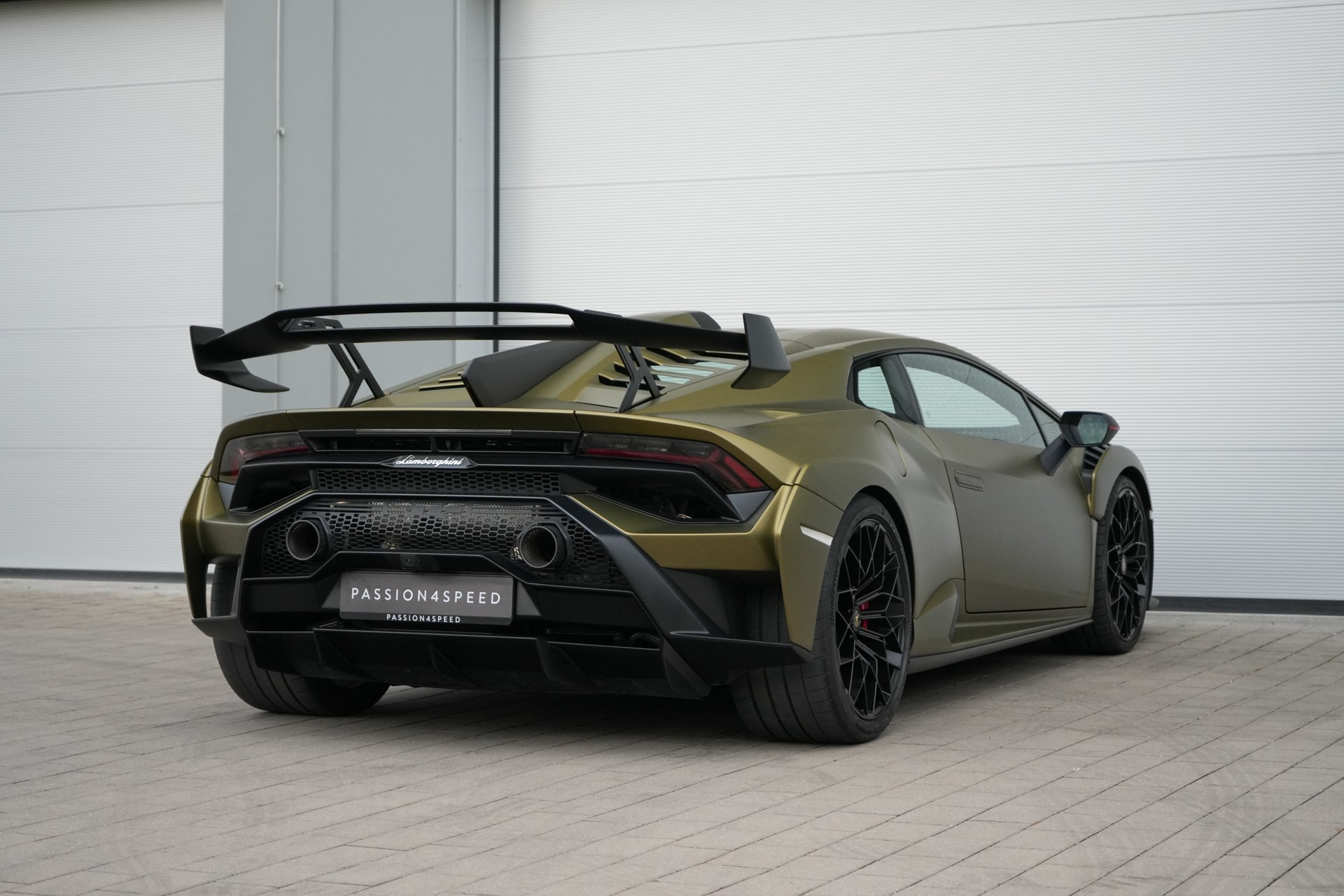 LAMBORGHINI Huracan STO Coupé DCT RWD-image-4