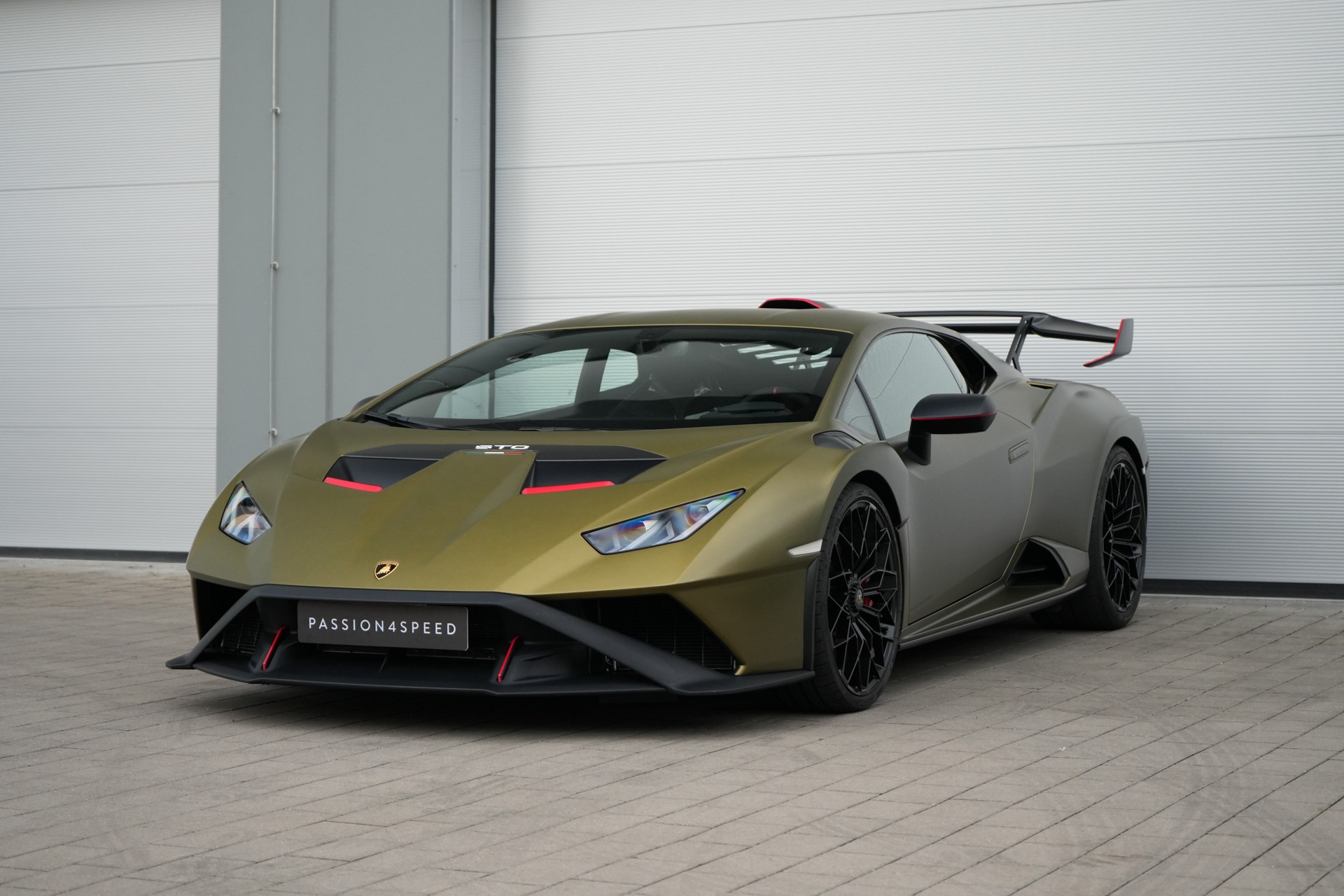 LAMBORGHINI Huracan STO Coupé DCT RWD-image-1