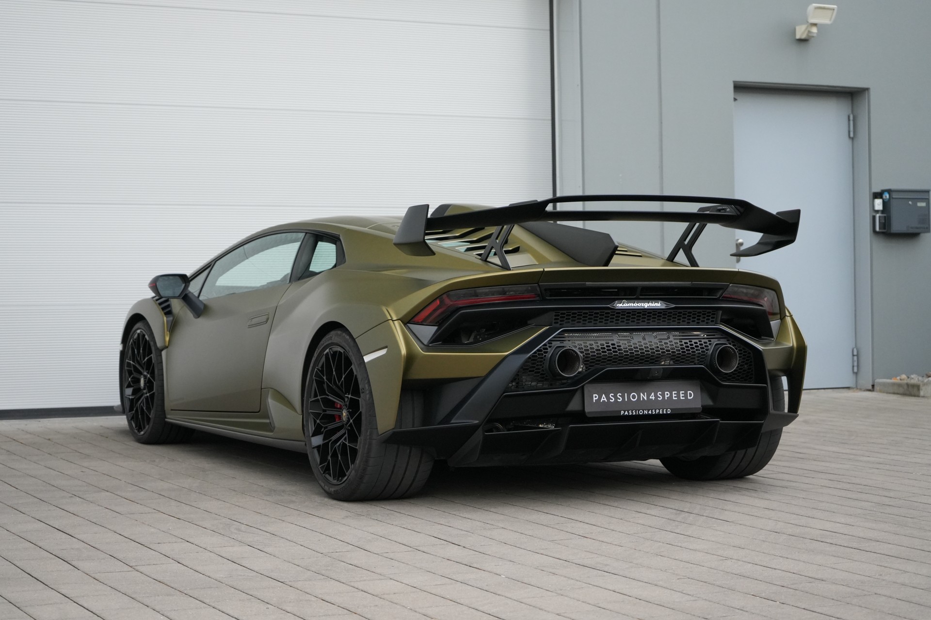 LAMBORGHINI Huracan STO Coupé DCT RWD-image-5