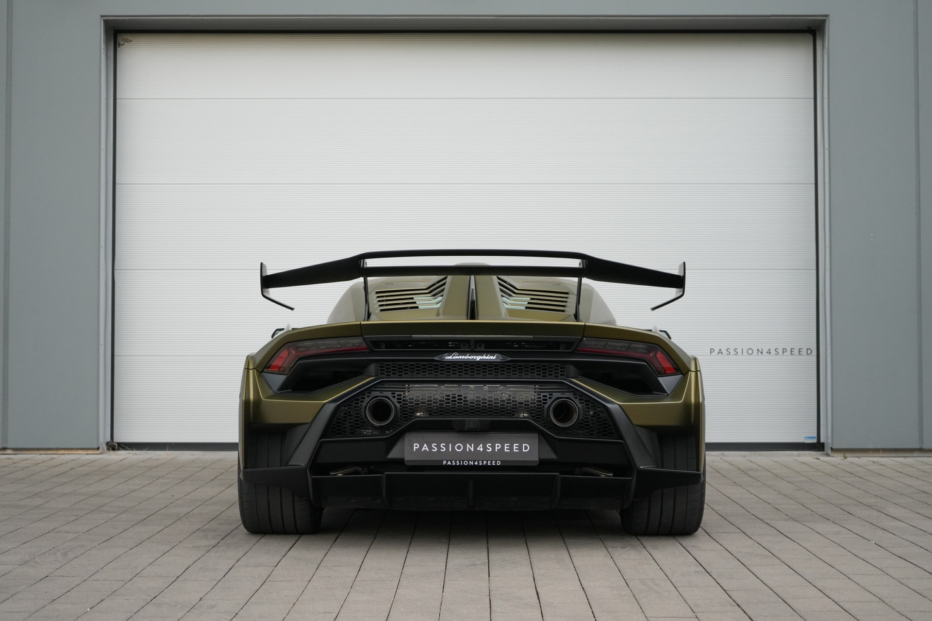 LAMBORGHINI Huracan STO Coupé DCT RWD-image-3