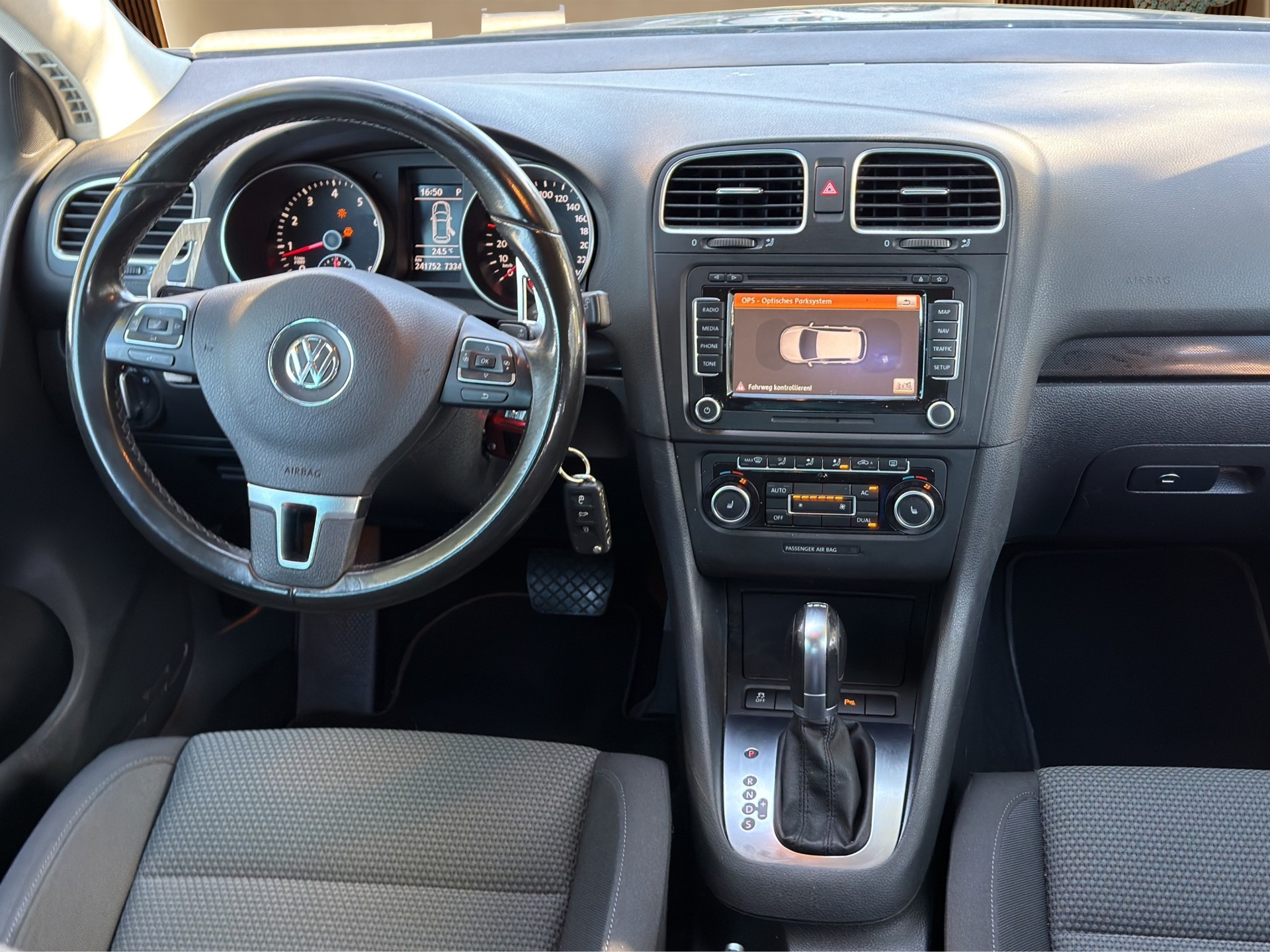 VW Golf 1.4 TSI Trendline DSG-image-8