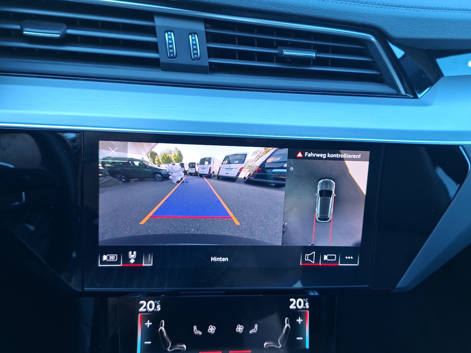 AUDI e-tron 55 S Line Black Edition quattro-image-15
