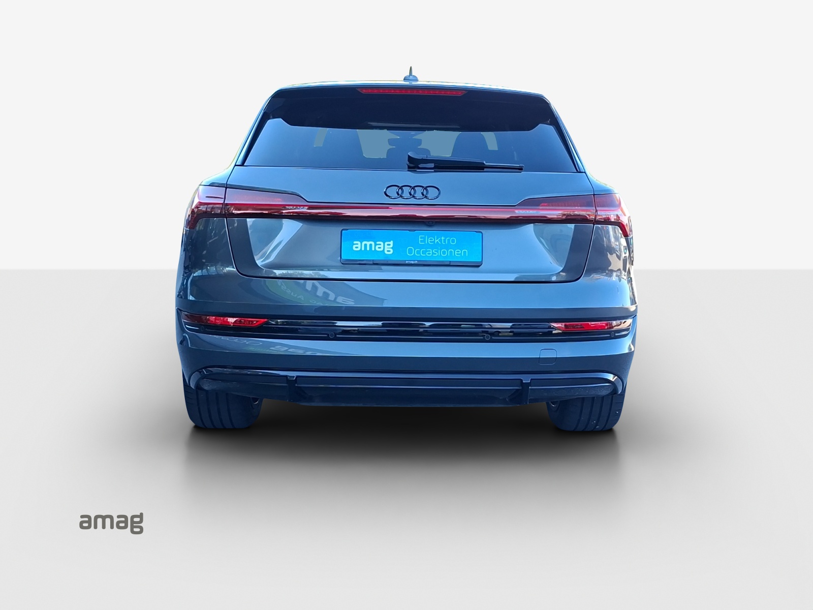 AUDI e-tron 55 S Line Black Edition quattro-image-3