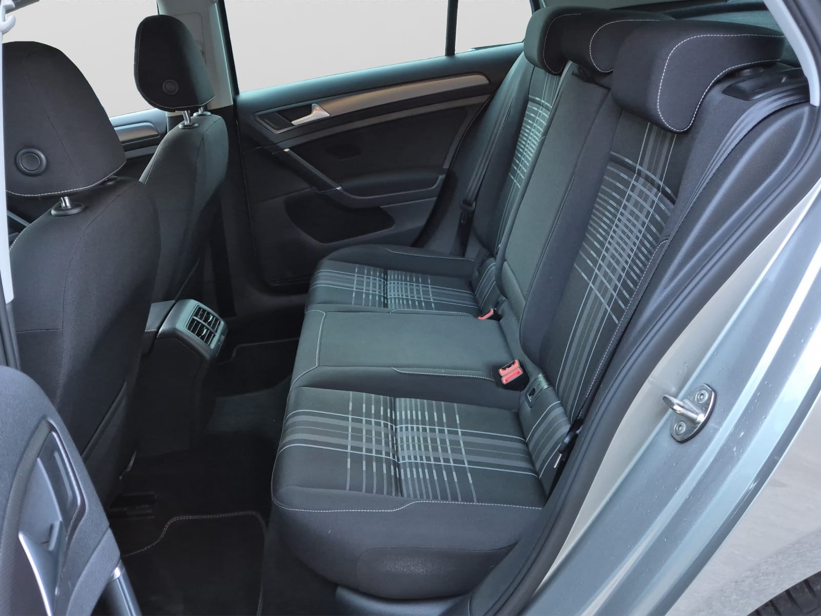 VW Golf 1.4 TSI Lounge DSG-image-12