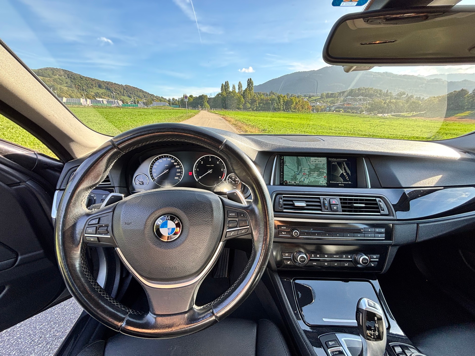BMW 520d xDrive-image-8