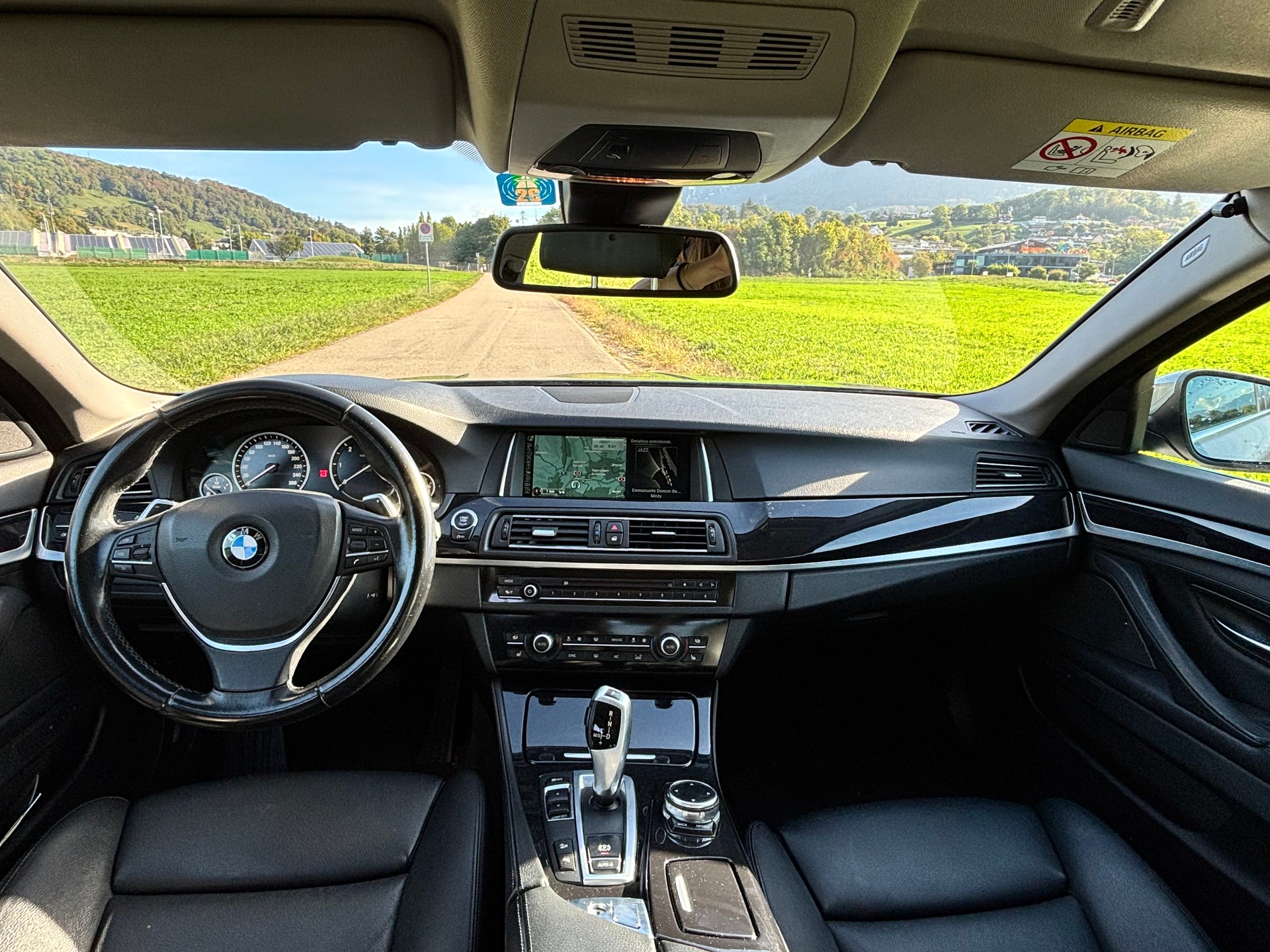BMW 520d xDrive-image-9