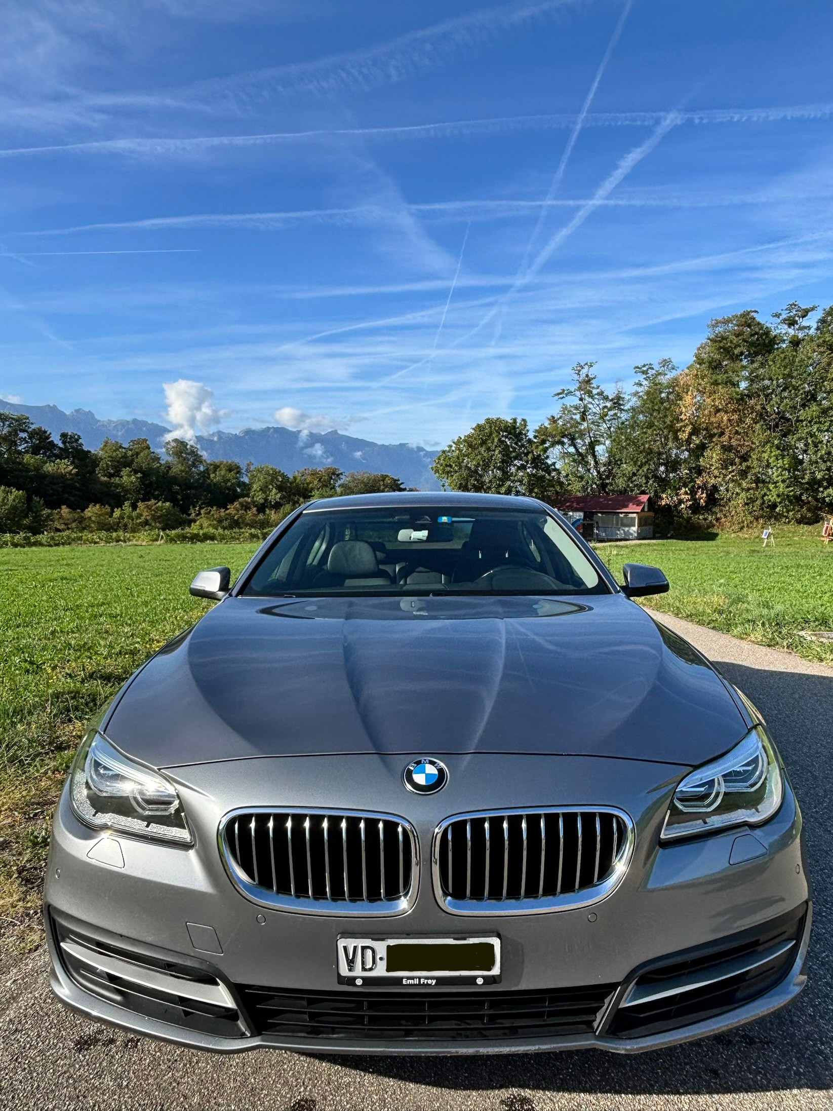 BMW 520d xDrive-image-1