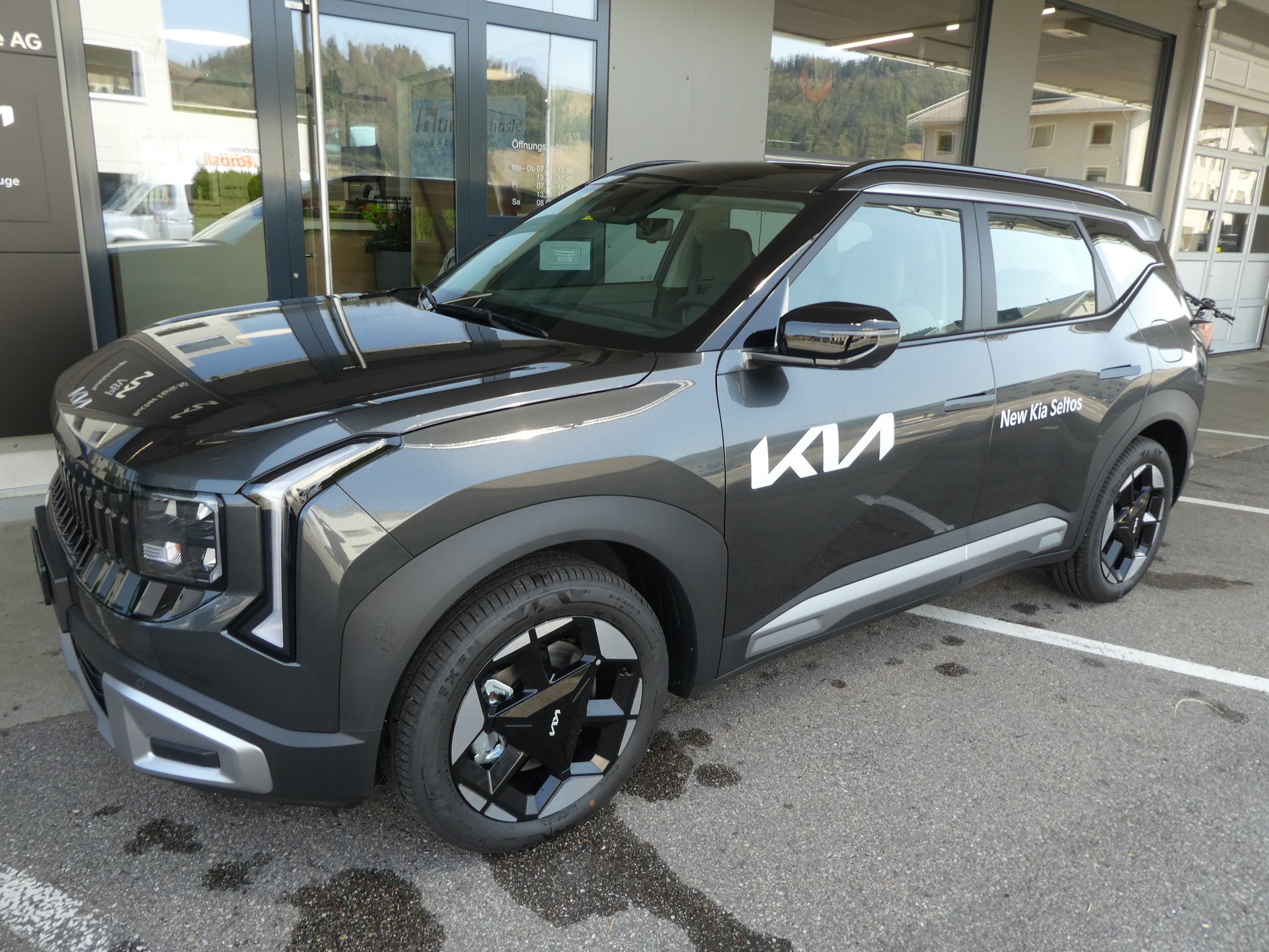 KIA Seltos 1.6T-GDi Style 7DCT 4x4-image-4