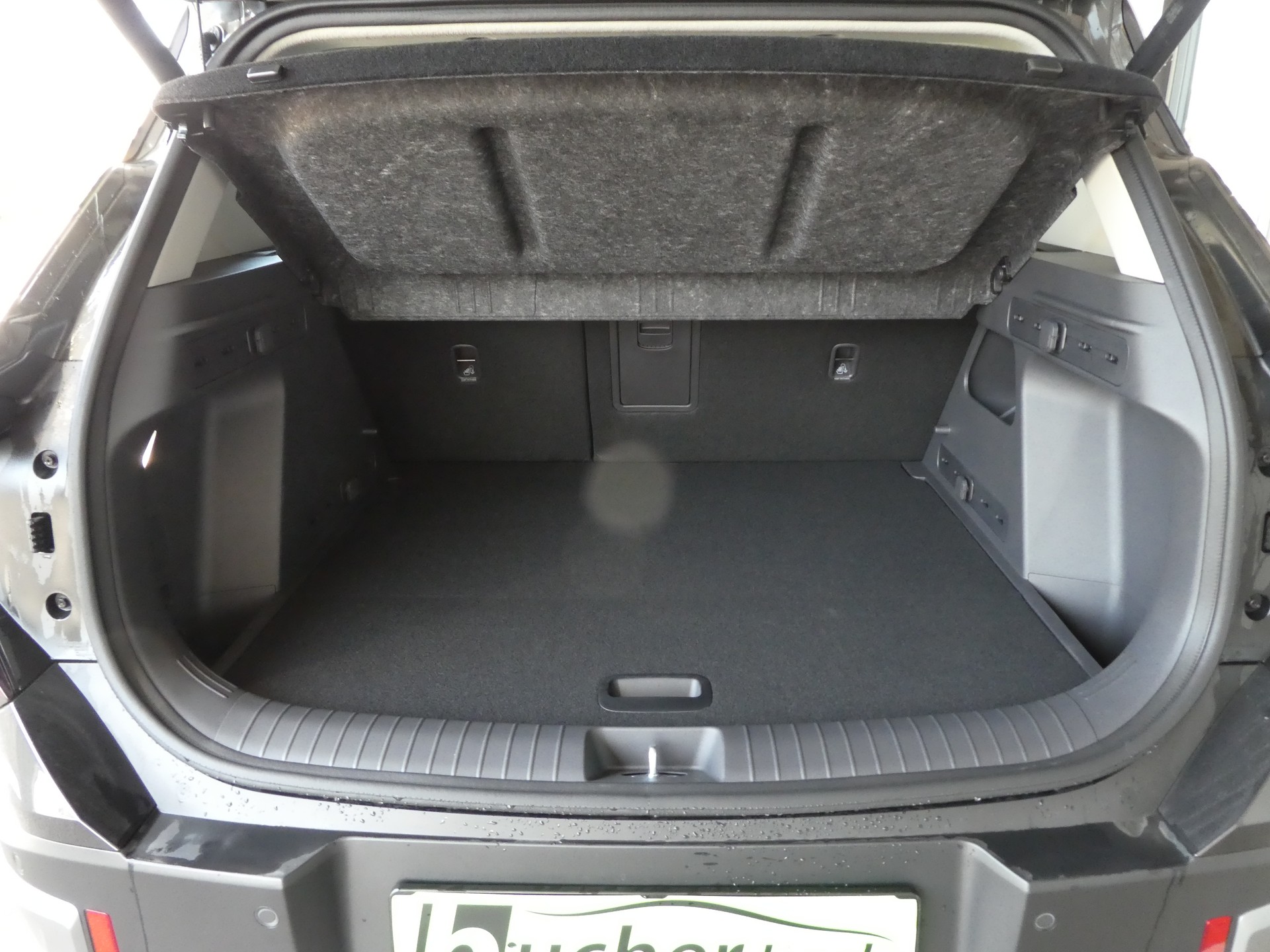 KIA Seltos 1.6T-GDi Style 7DCT 4x4-image-9