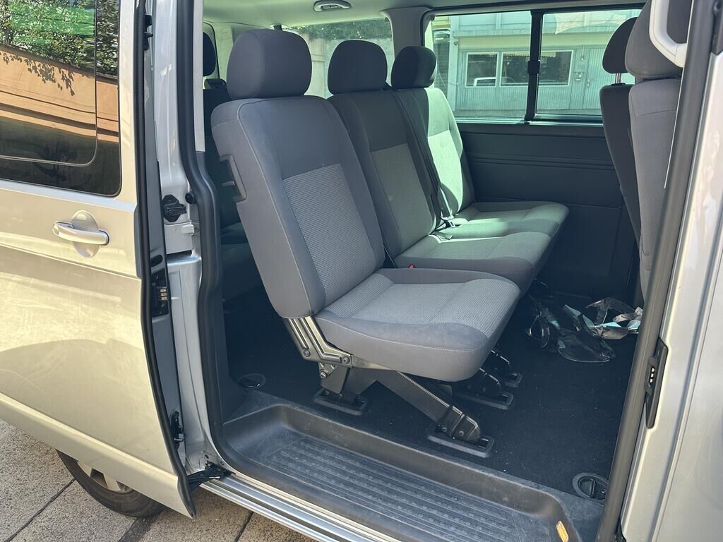 VW Caravelle-image-13