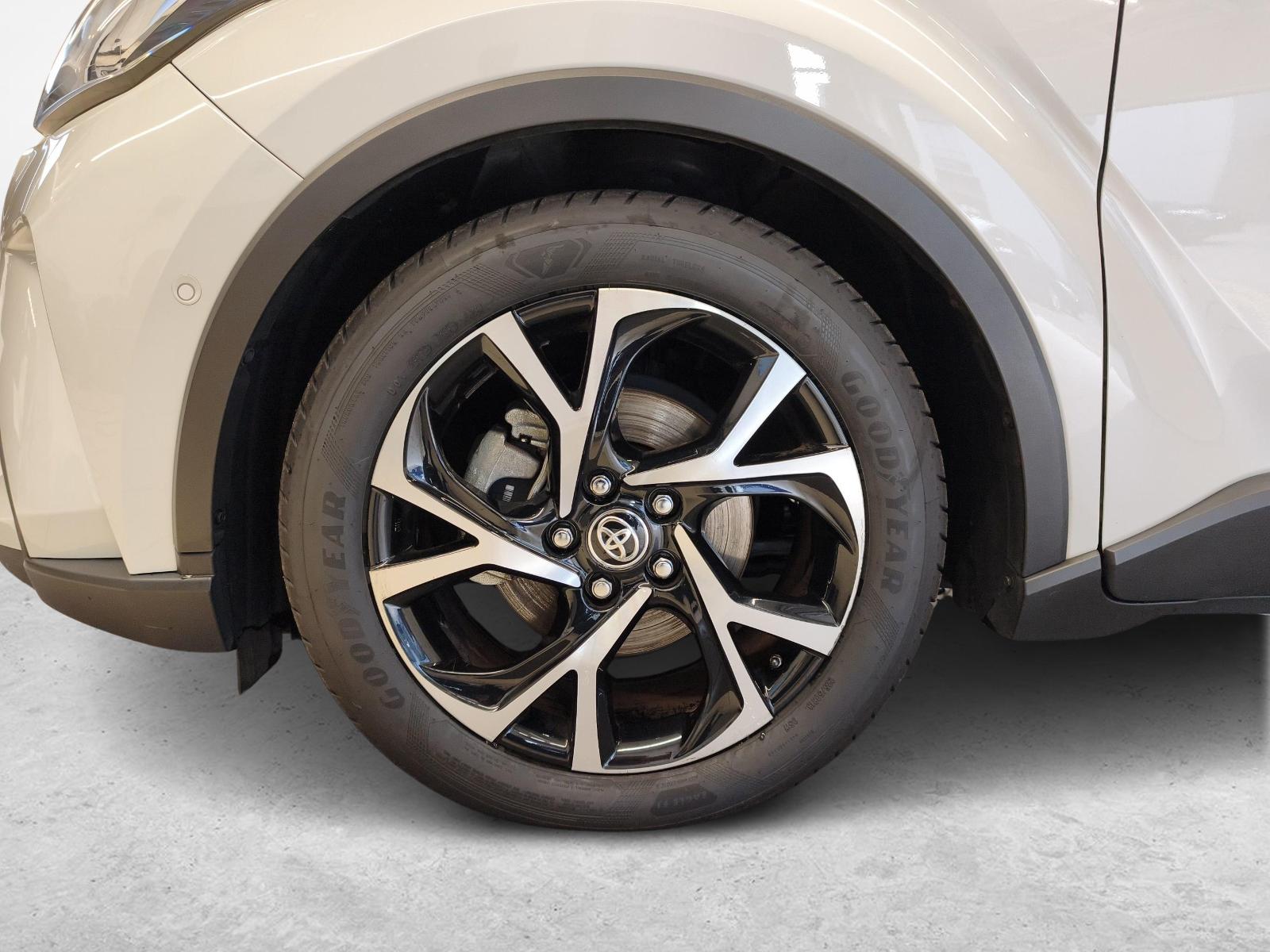 TOYOTA C-HR 1.8 VVTi HSD Trend-image-12