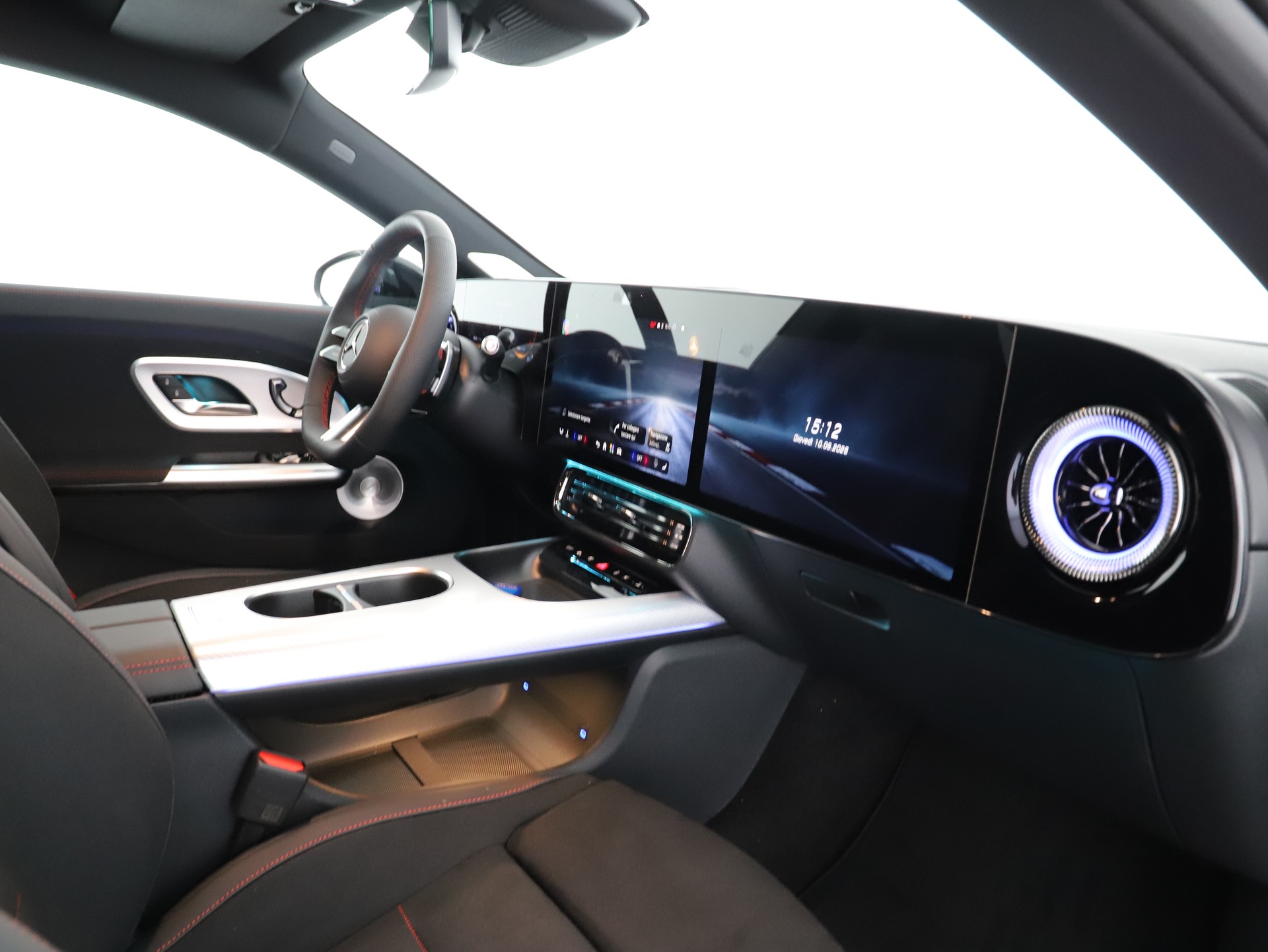 MERCEDES-BENZ CLA 220 8G-DCT 4Matic-image-11