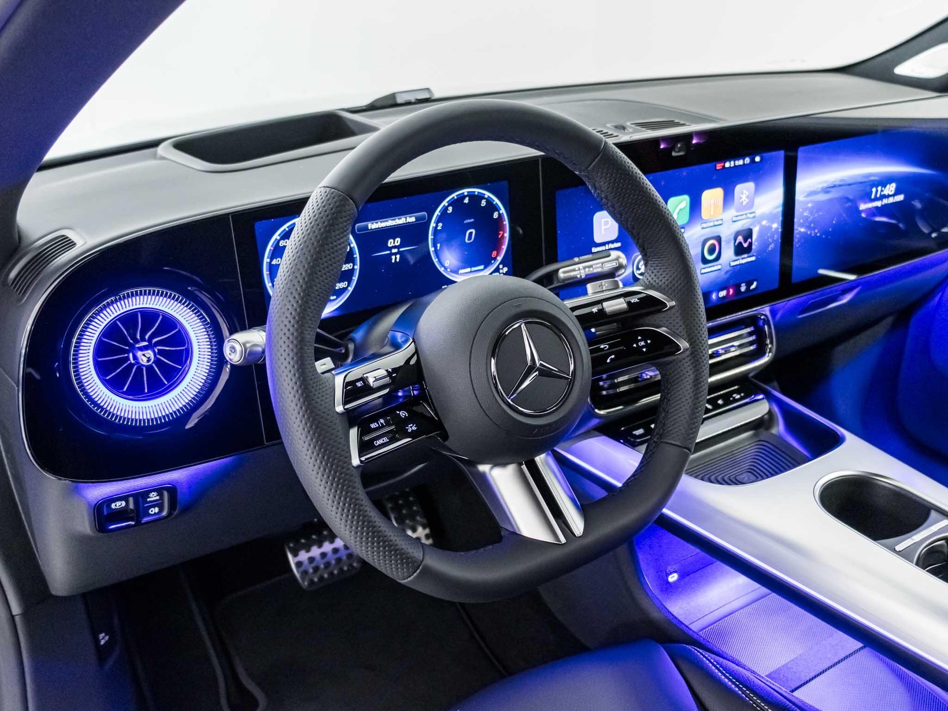 MERCEDES-BENZ CLA 220 4MATIC SB-image-9