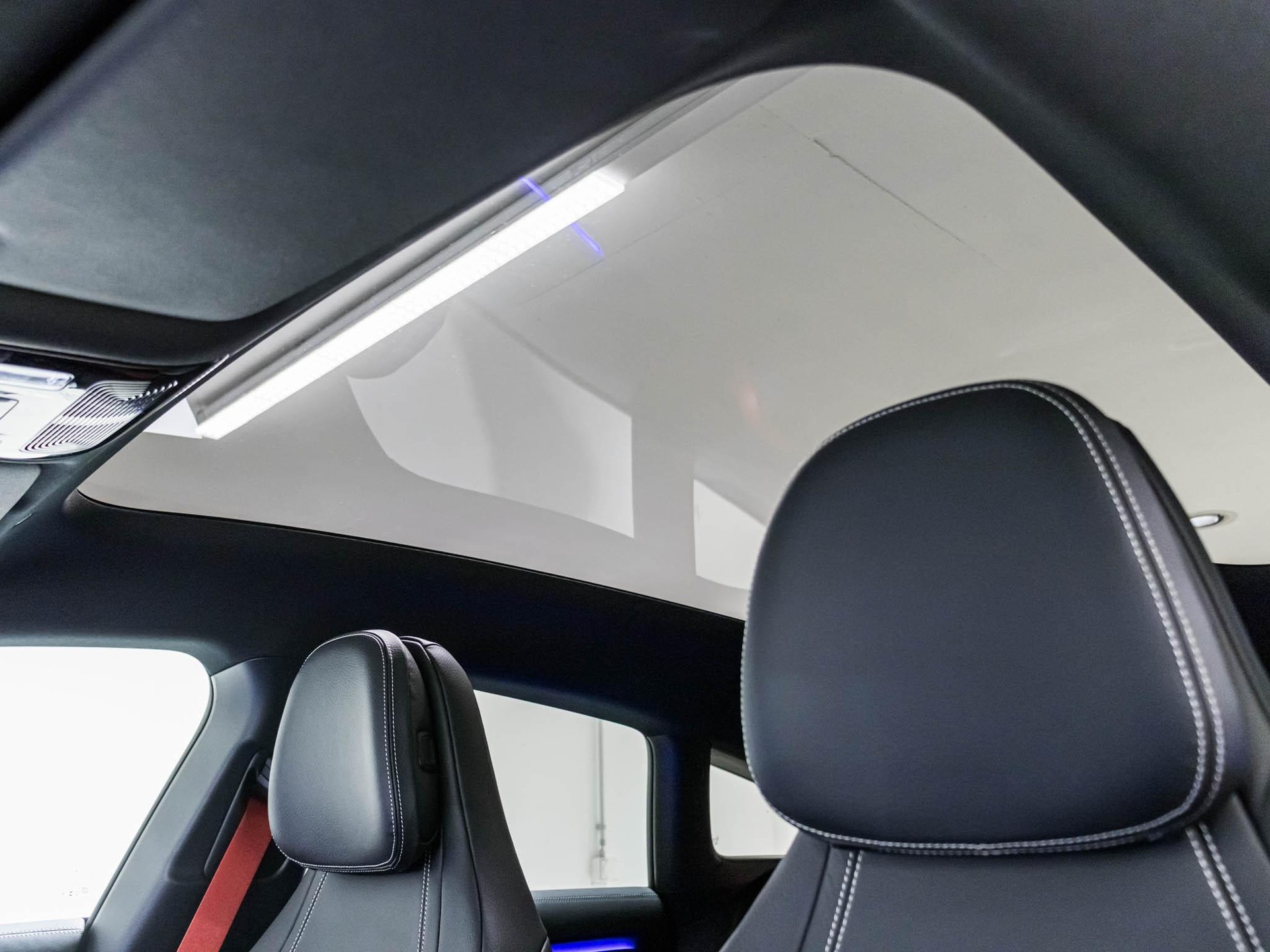 MERCEDES-BENZ CLA 220 4MATIC SB-image-8
