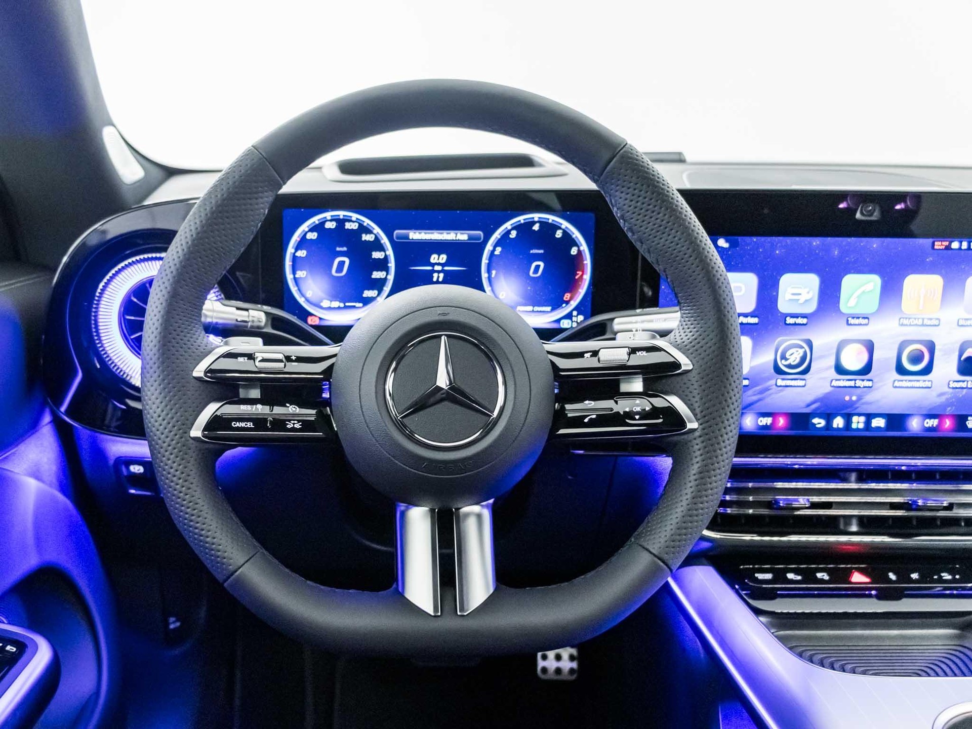 MERCEDES-BENZ CLA 220 4MATIC SB-image-10