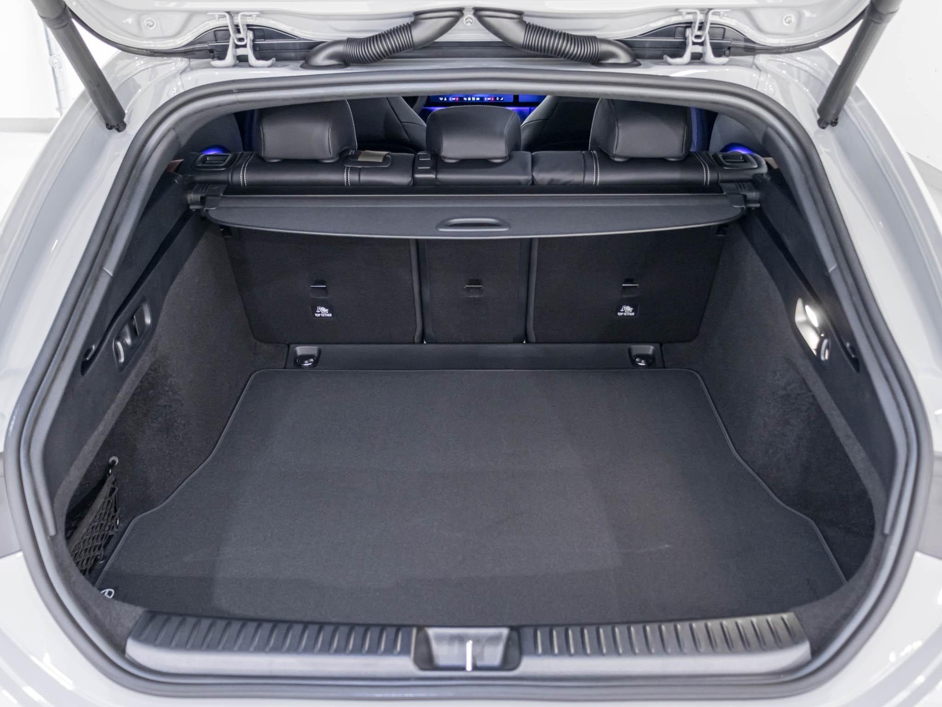 MERCEDES-BENZ CLA 220 4MATIC SB-image-13