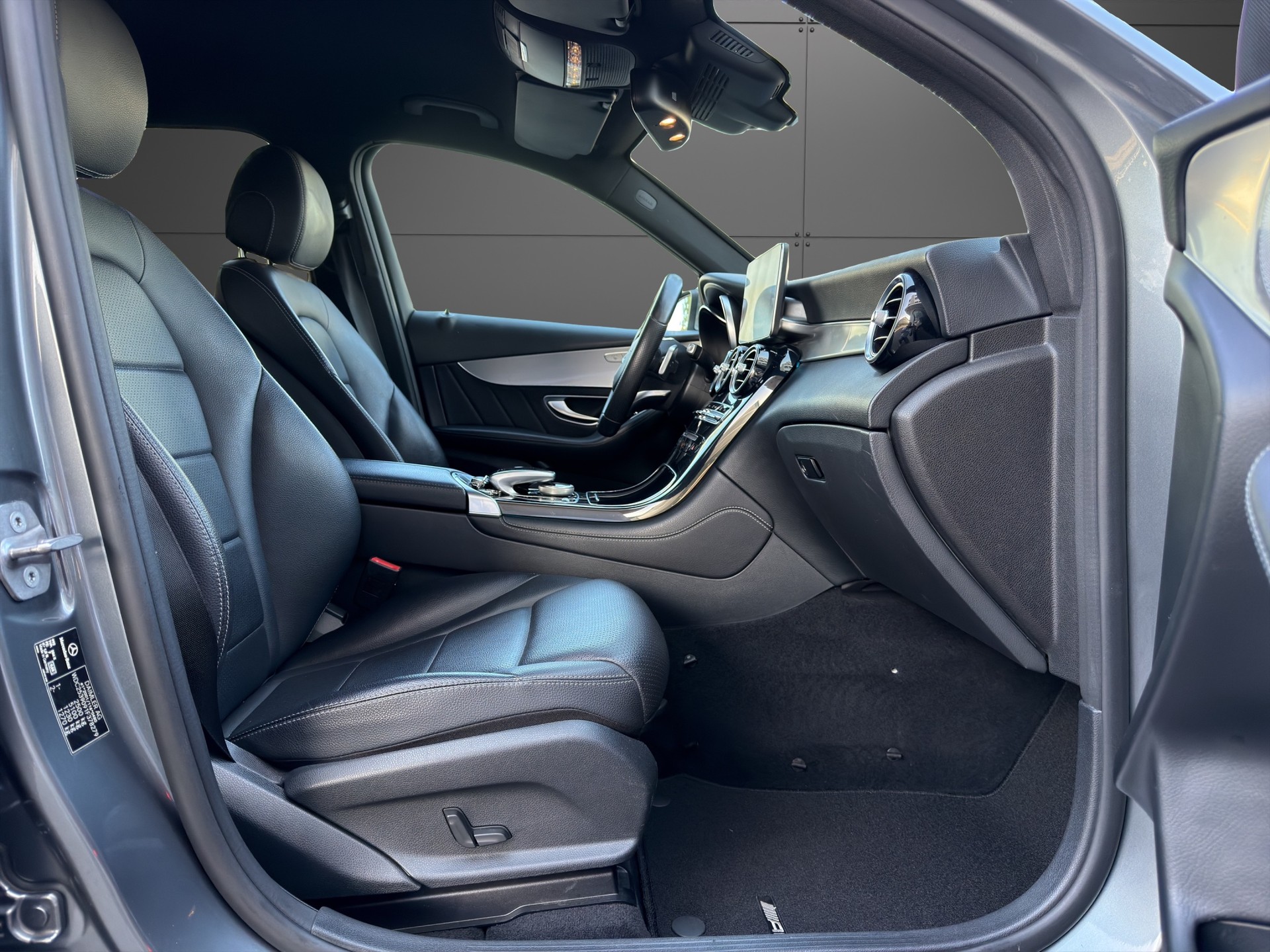 MERCEDES-BENZ GLC 250 d AMG Line 4Matic 9G-Tronic AHK-image-18