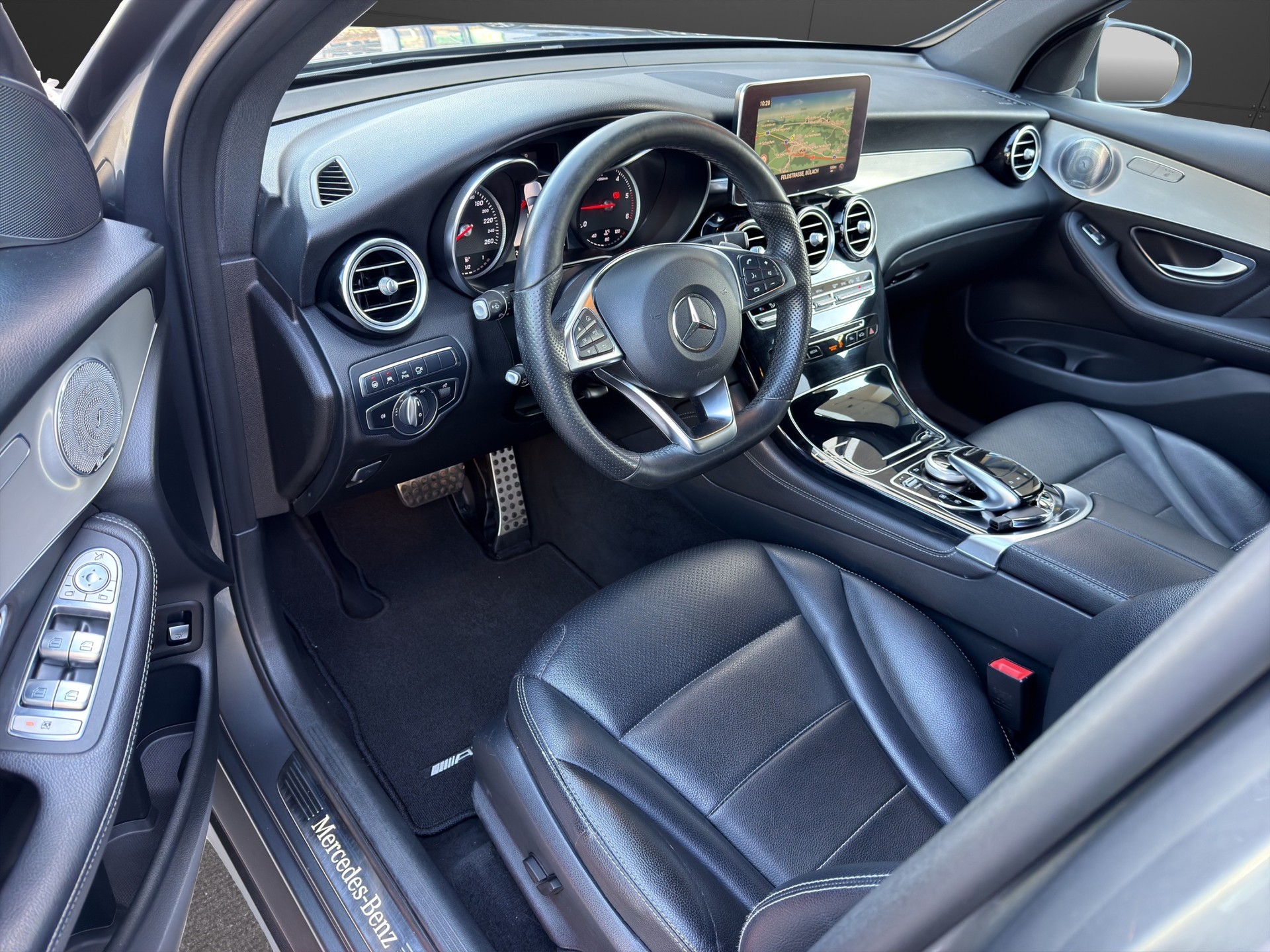 MERCEDES-BENZ GLC 250 d AMG Line 4Matic 9G-Tronic AHK-image-12