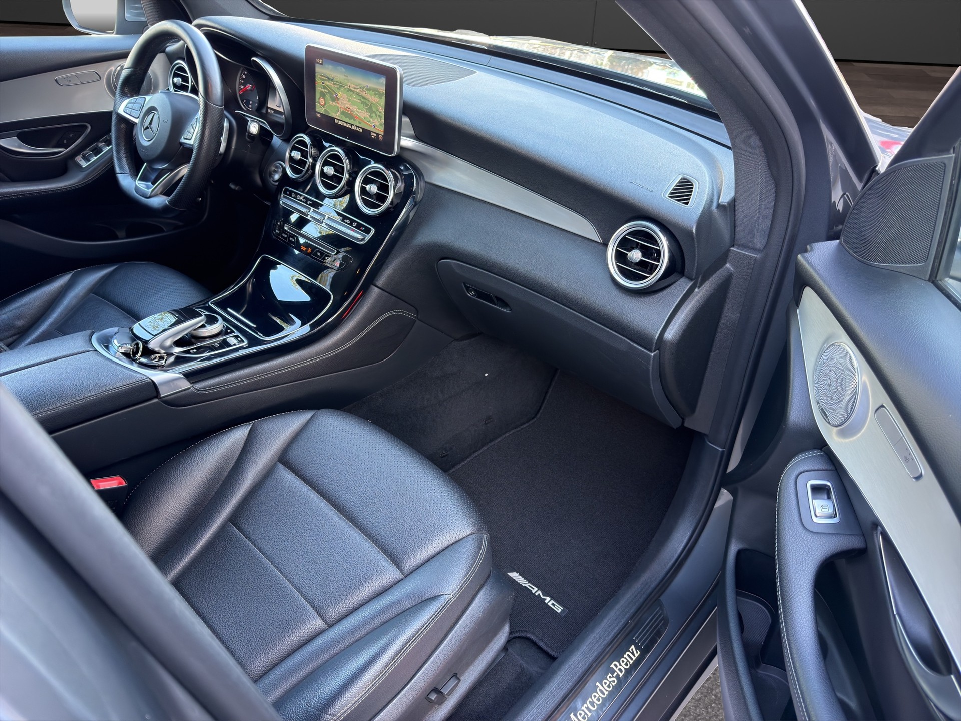 MERCEDES-BENZ GLC 250 d AMG Line 4Matic 9G-Tronic AHK-image-17