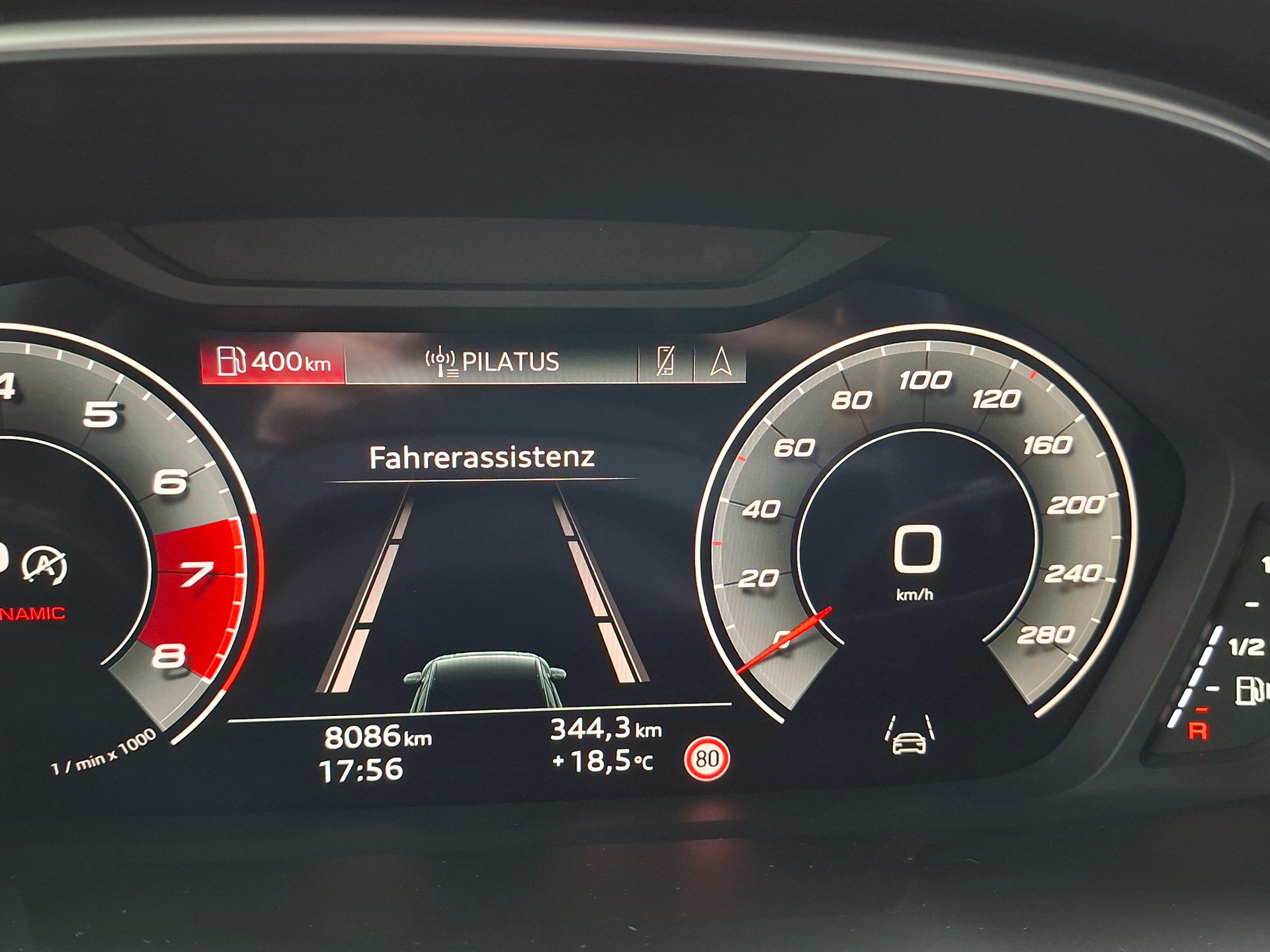 AUDI Q3 Sportback 35 TFSI Attraction S-tronic *Anhängerkupplung+8-fach bereift*-image-9