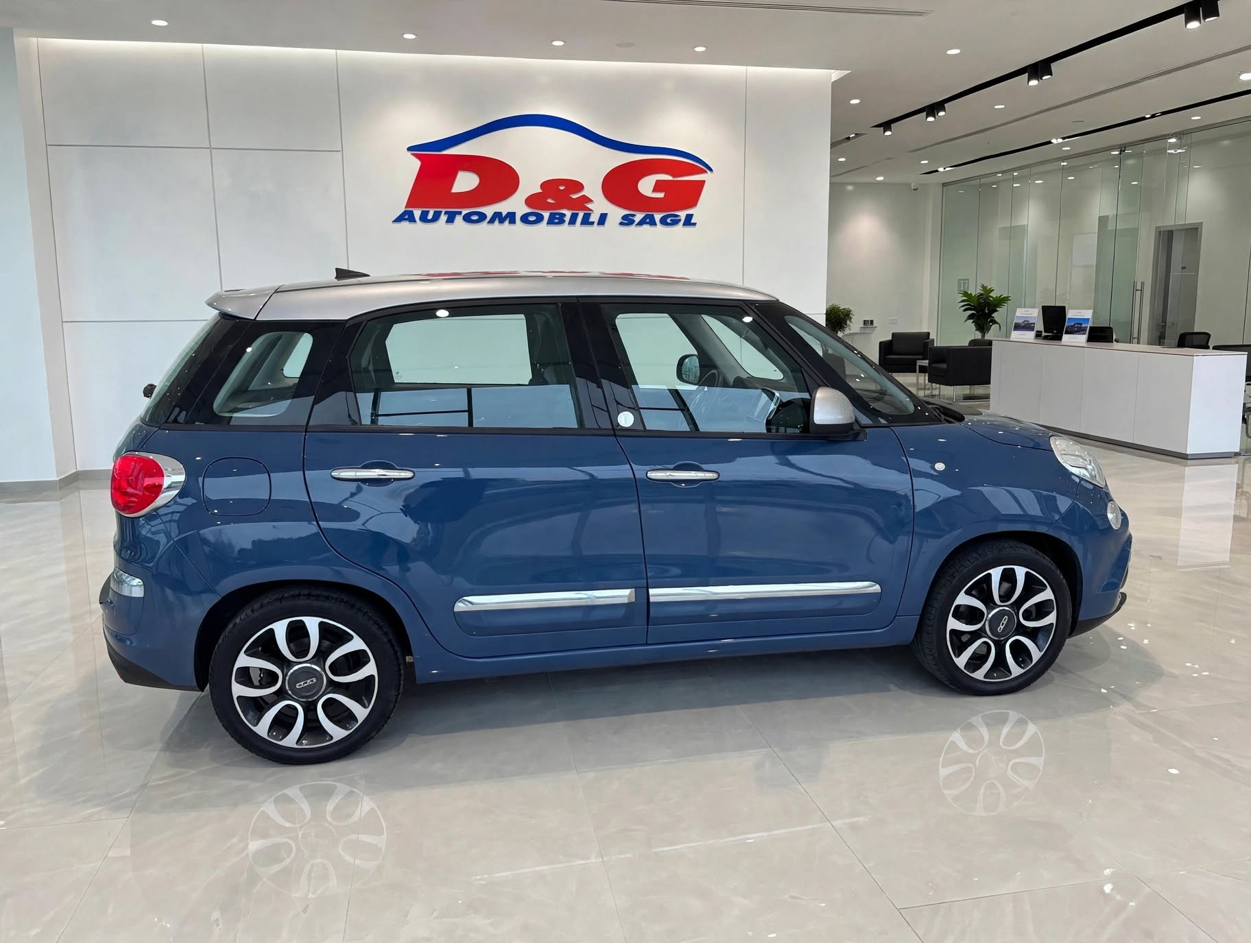 FIAT 500L Wagon 1.6 JTD Lounge-image-0