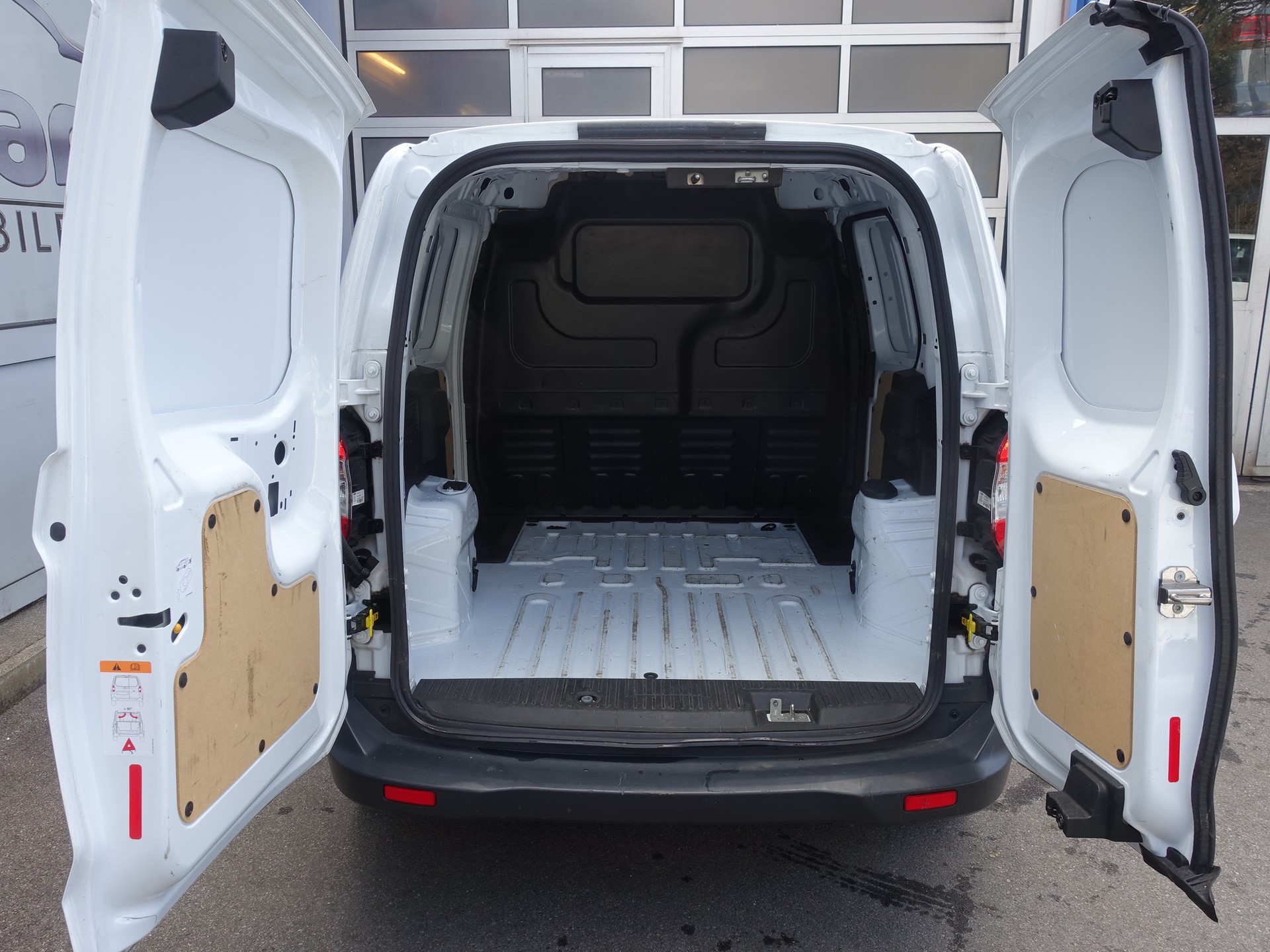 FORD Transit Courier Van 1.0 EcoBoost Trend-image-8