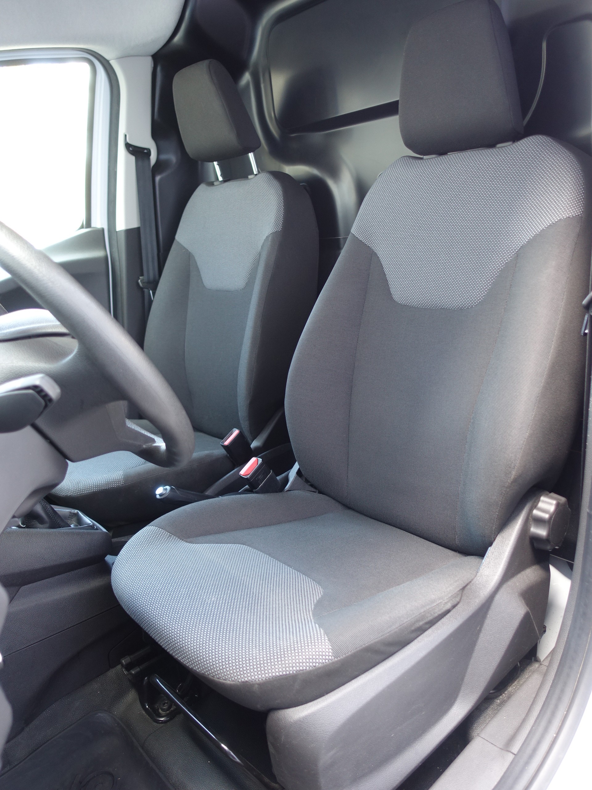 FORD Transit Courier Van 1.0 EcoBoost Trend-image-9