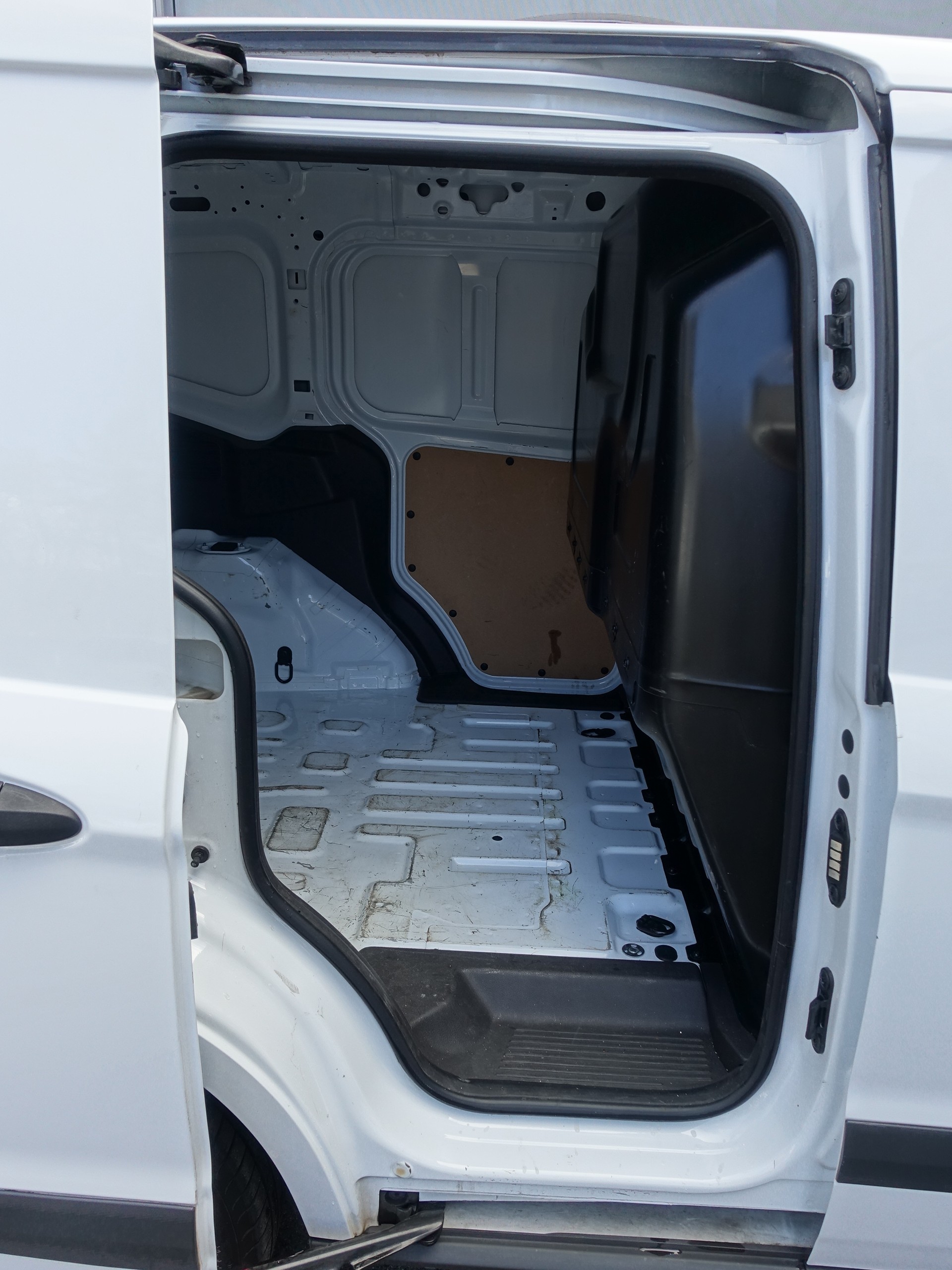 FORD Transit Courier Van 1.0 EcoBoost Trend-image-14