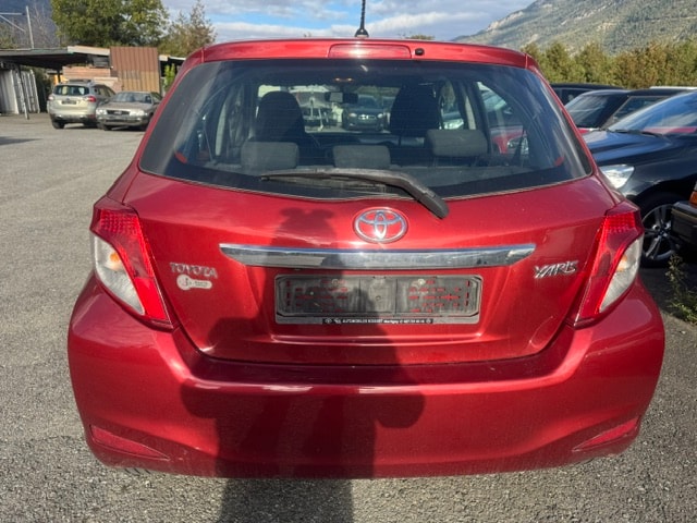 TOYOTA Yaris 1.33 Luna-image-9