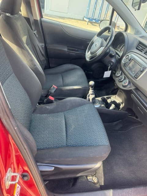 TOYOTA Yaris 1.33 Luna-image-5