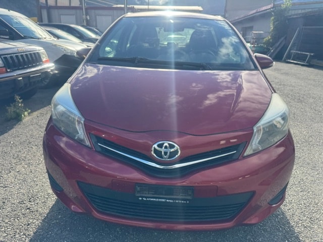 TOYOTA Yaris 1.33 Luna-image-0