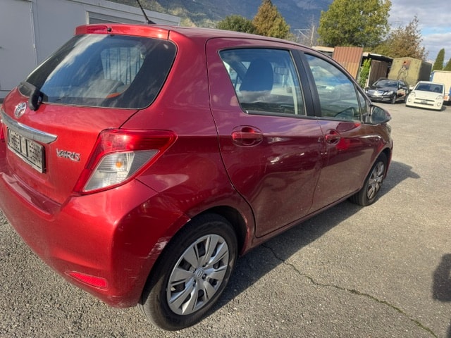 TOYOTA Yaris 1.33 Luna-image-8