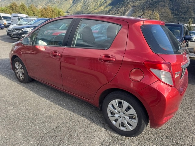 TOYOTA Yaris 1.33 Luna-image-10