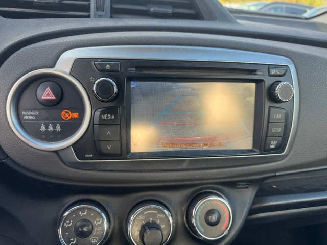 TOYOTA Yaris 1.33 Luna-image-14