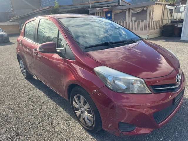 TOYOTA Yaris 1.33 Luna-image-4
