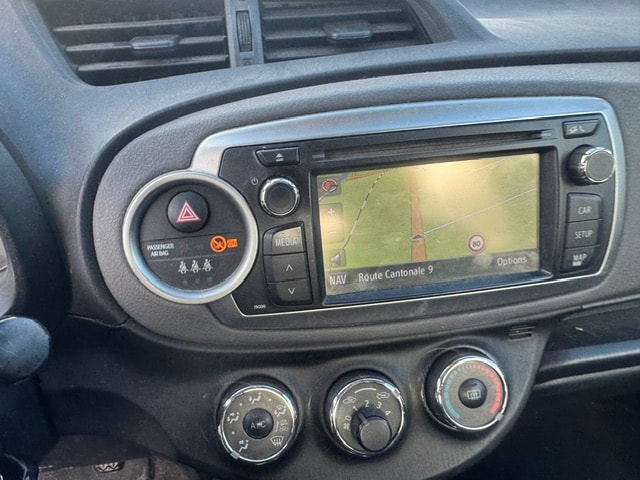 TOYOTA Yaris 1.33 Luna-image-15