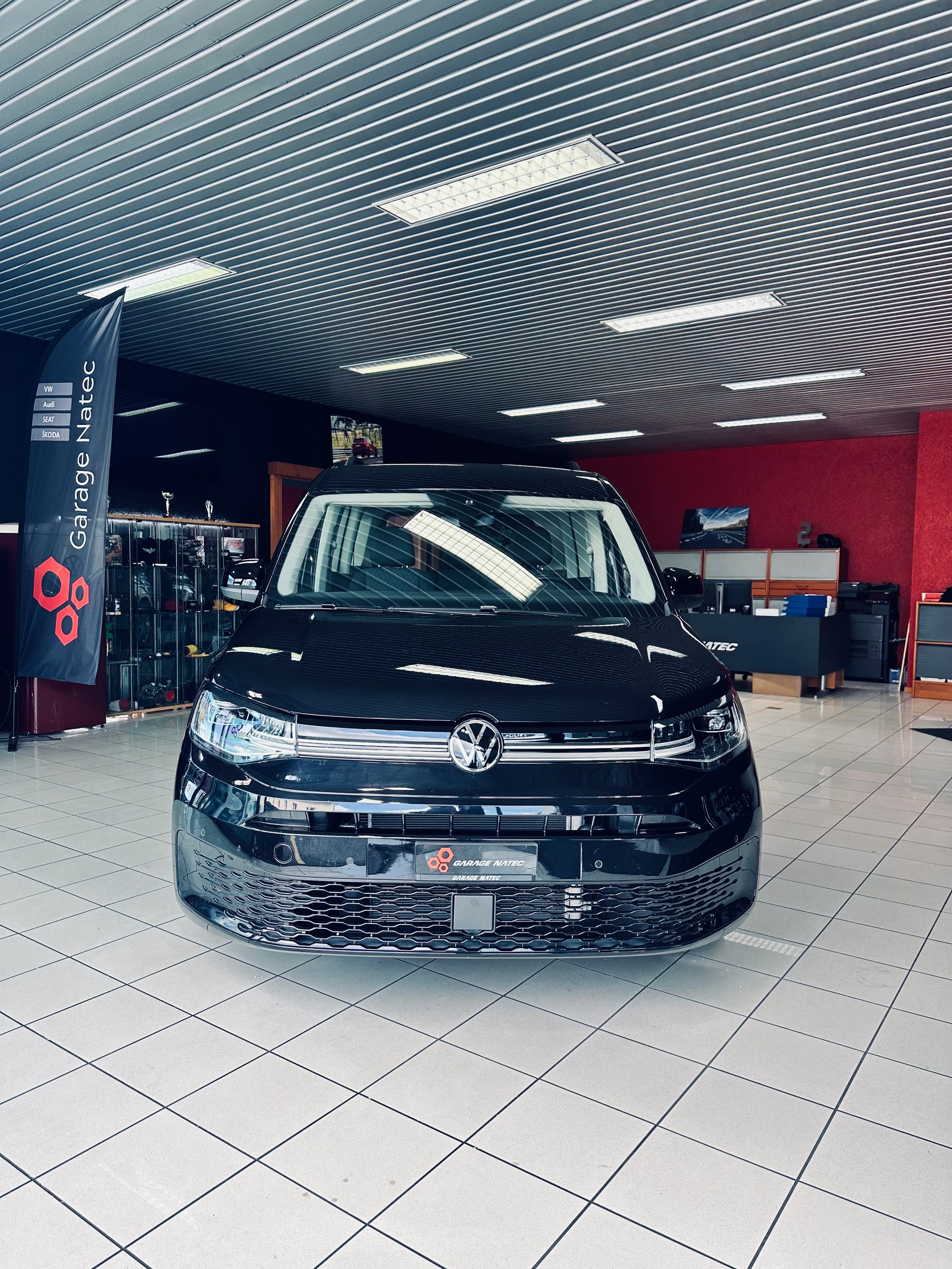 VW Caddy 1.5 TSI Life DSG-image-0