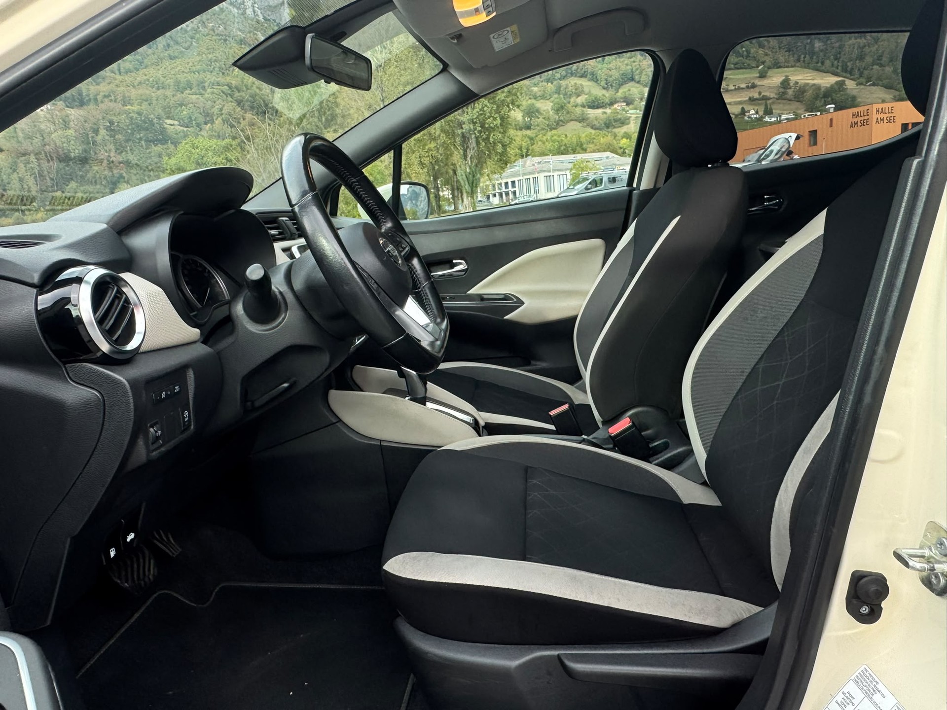 NISSAN Micra IG-T 100 n-connecta Xtronic-image-15