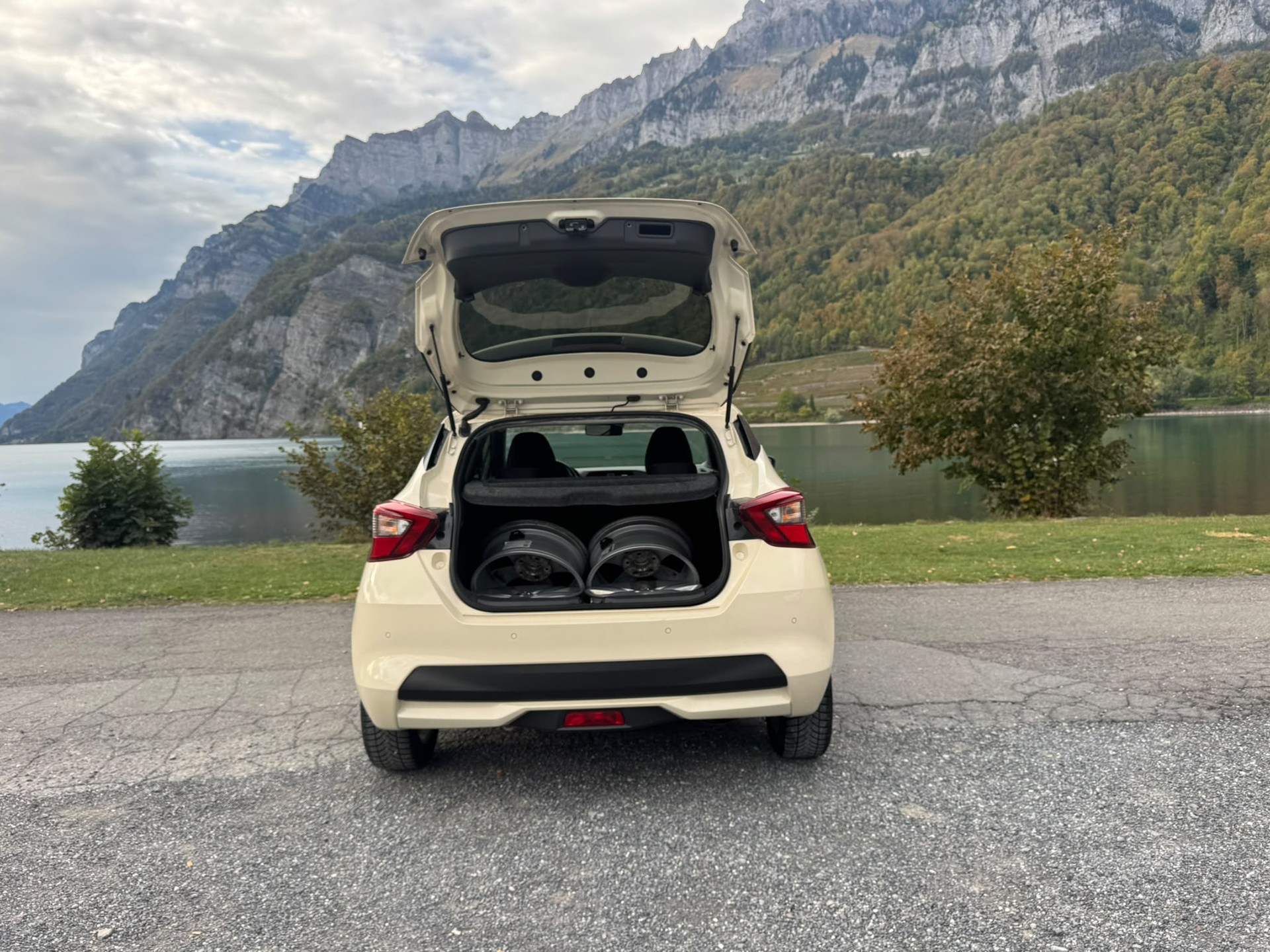 NISSAN Micra IG-T 100 n-connecta Xtronic-image-9