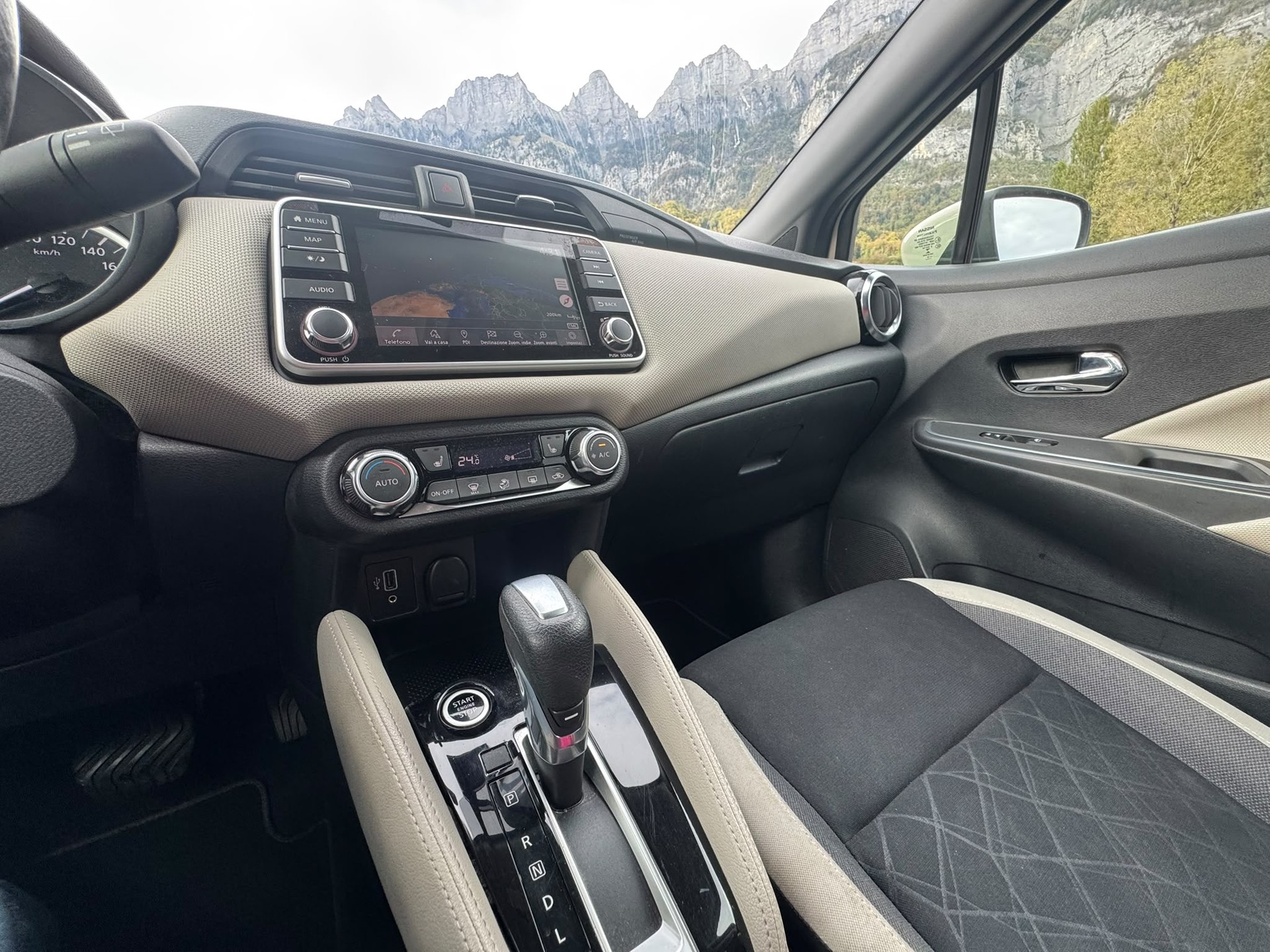 NISSAN Micra IG-T 100 n-connecta Xtronic-image-18