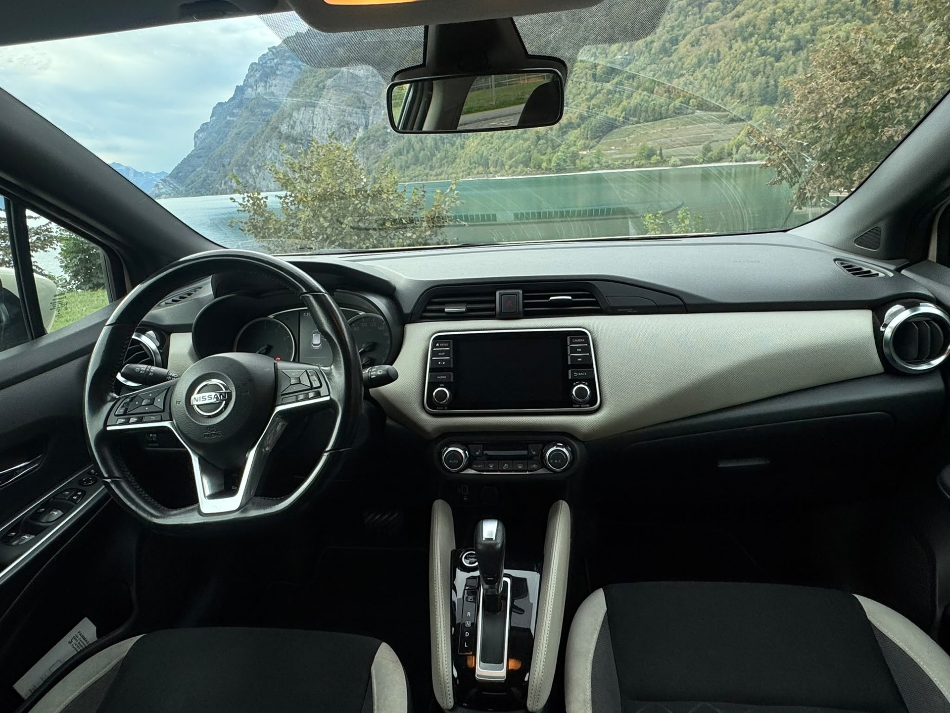 NISSAN Micra IG-T 100 n-connecta Xtronic-image-17
