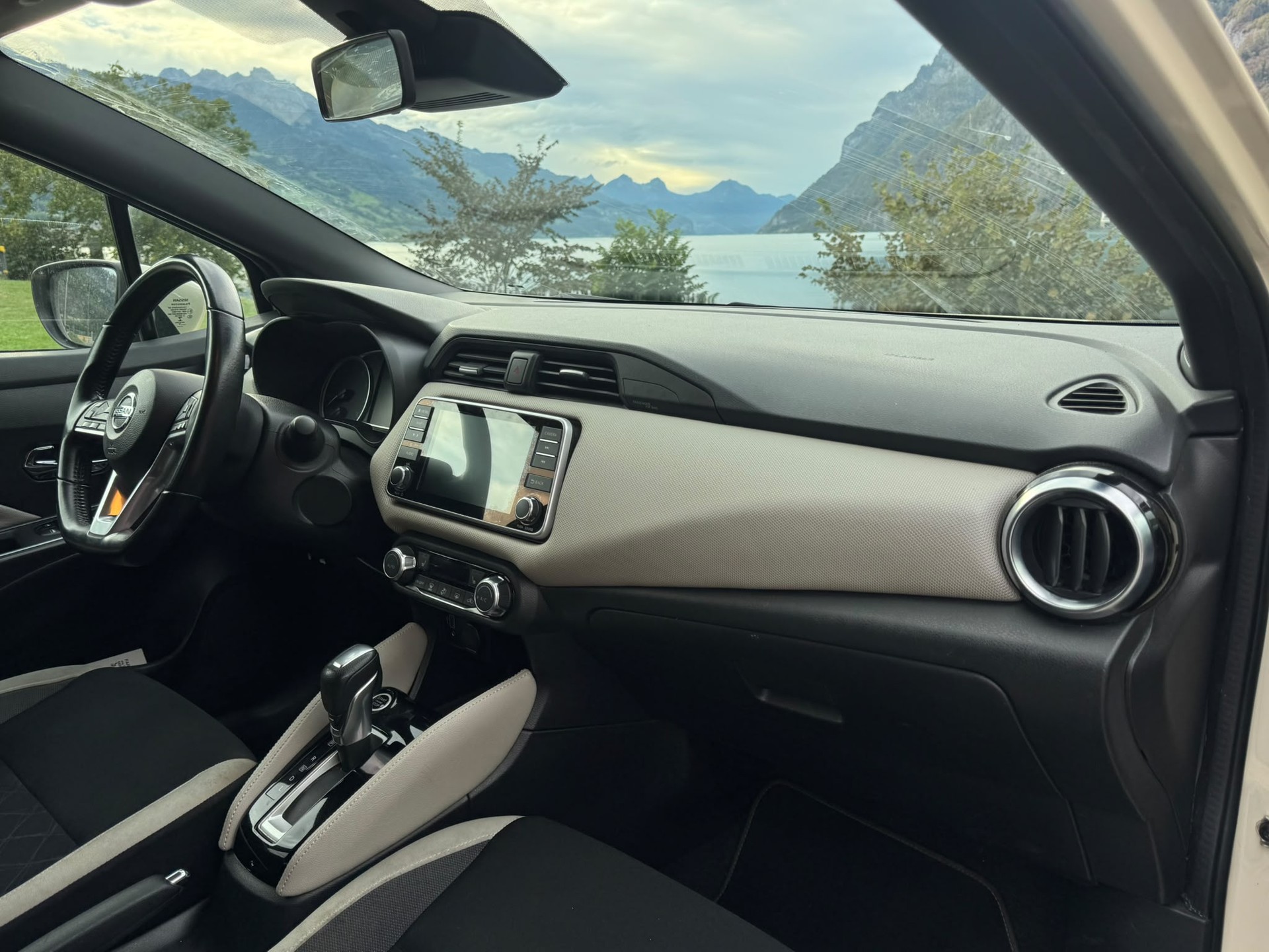 NISSAN Micra IG-T 100 n-connecta Xtronic-image-12