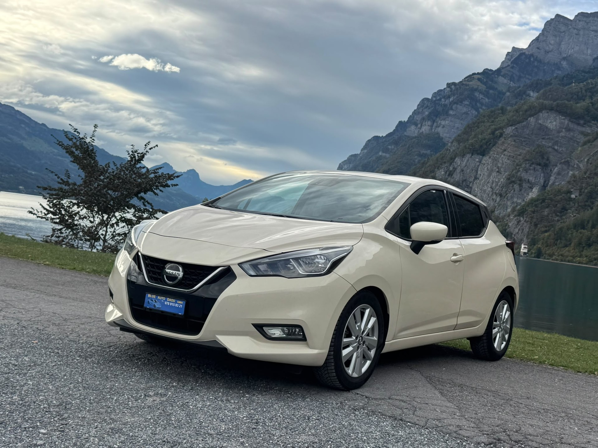 NISSAN Micra IG-T 100 n-connecta Xtronic-image-3