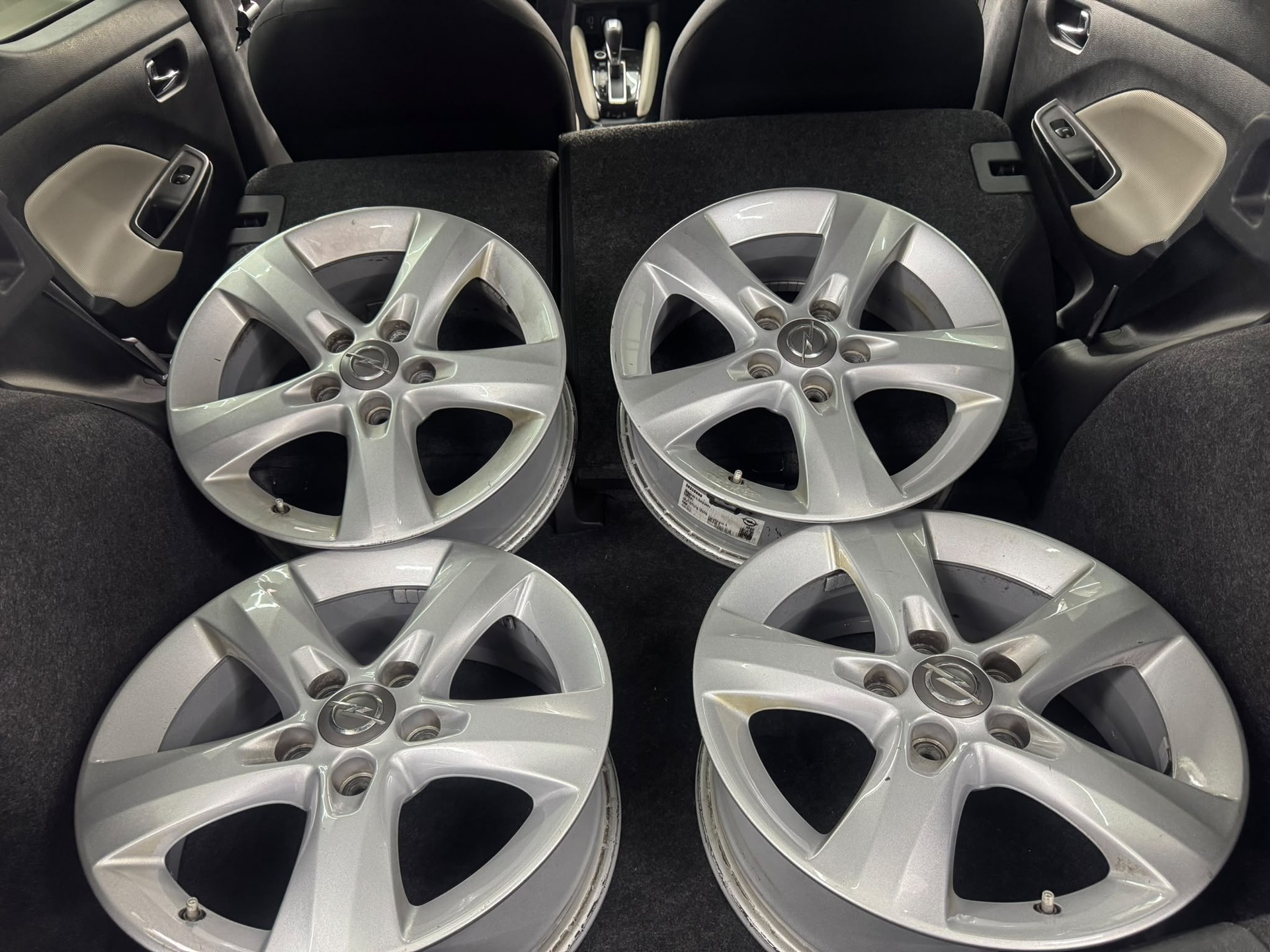 NISSAN Micra IG-T 100 n-connecta Xtronic-image-10