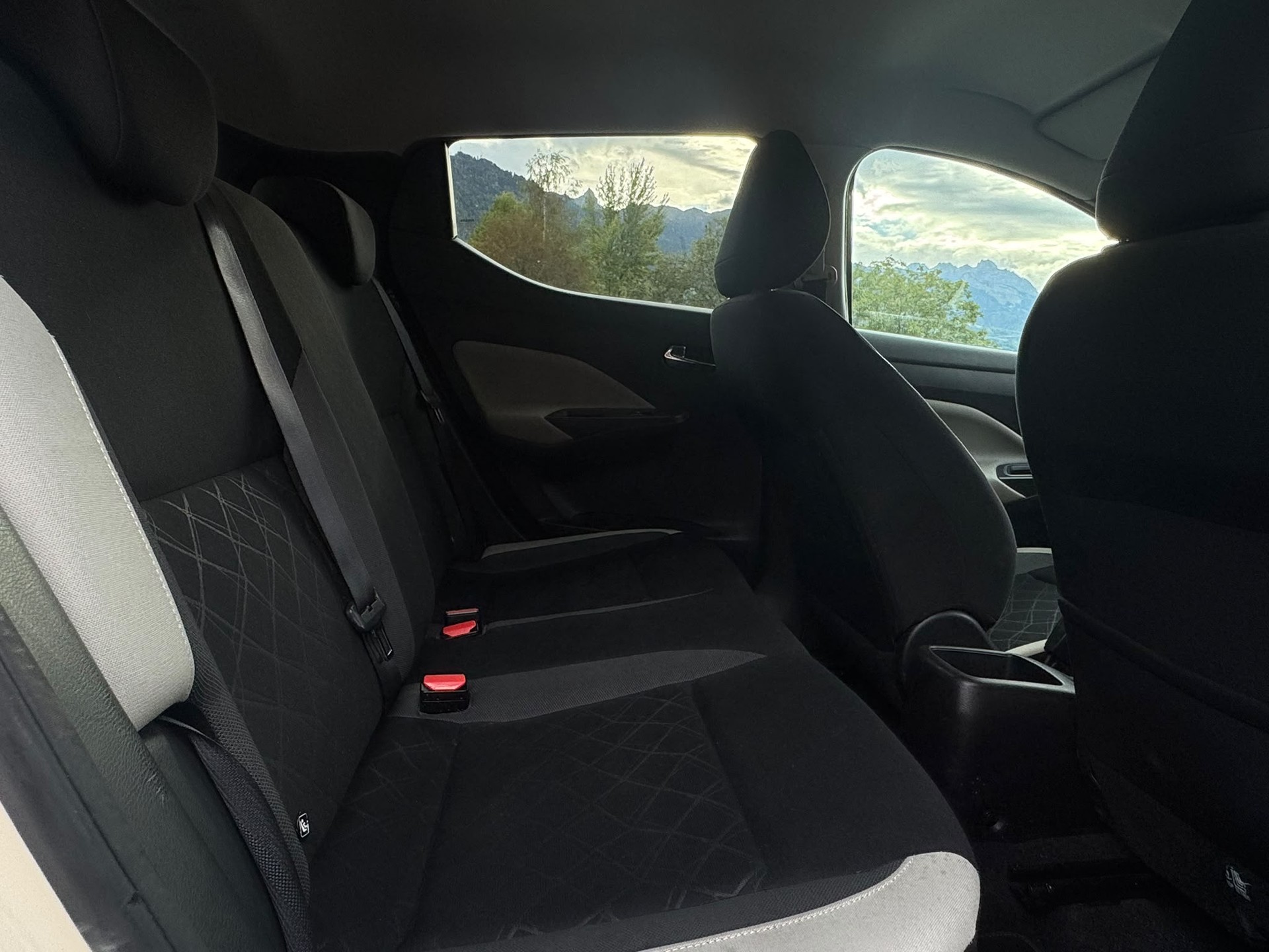 NISSAN Micra IG-T 100 n-connecta Xtronic-image-11