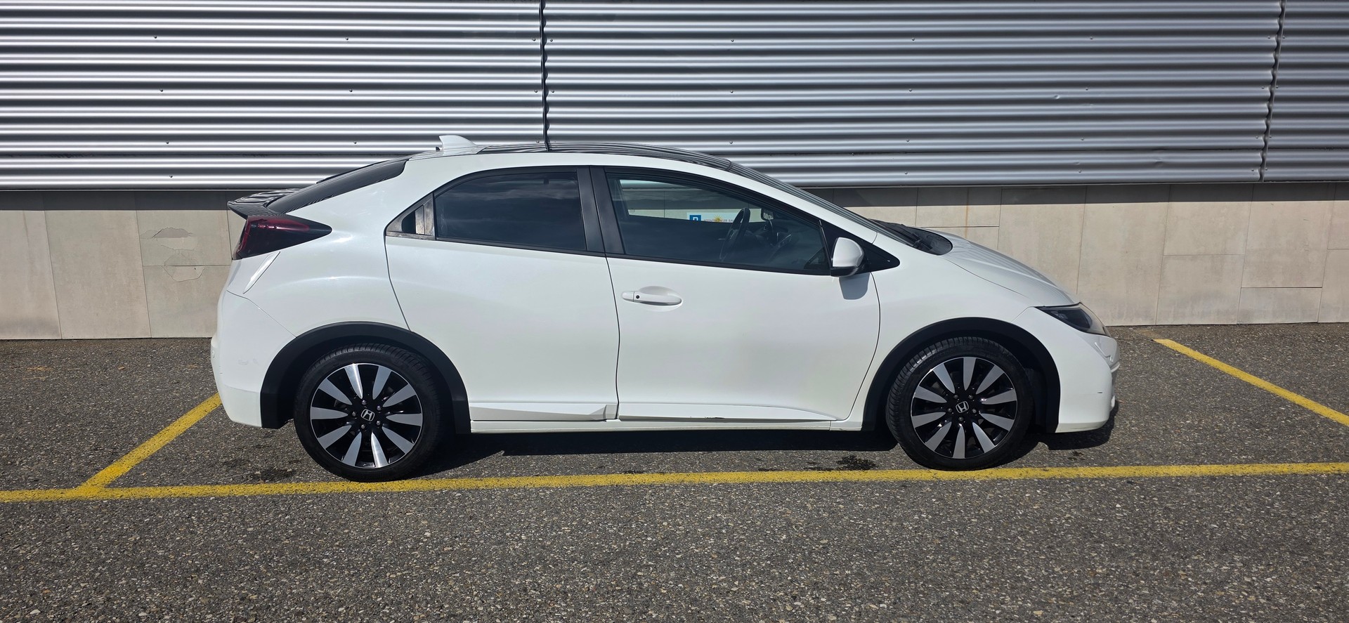 HONDA Civic 1.8 i-VTEC Executive Automat-image-2